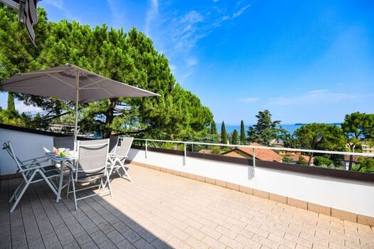 Ausgestattete Terrasse