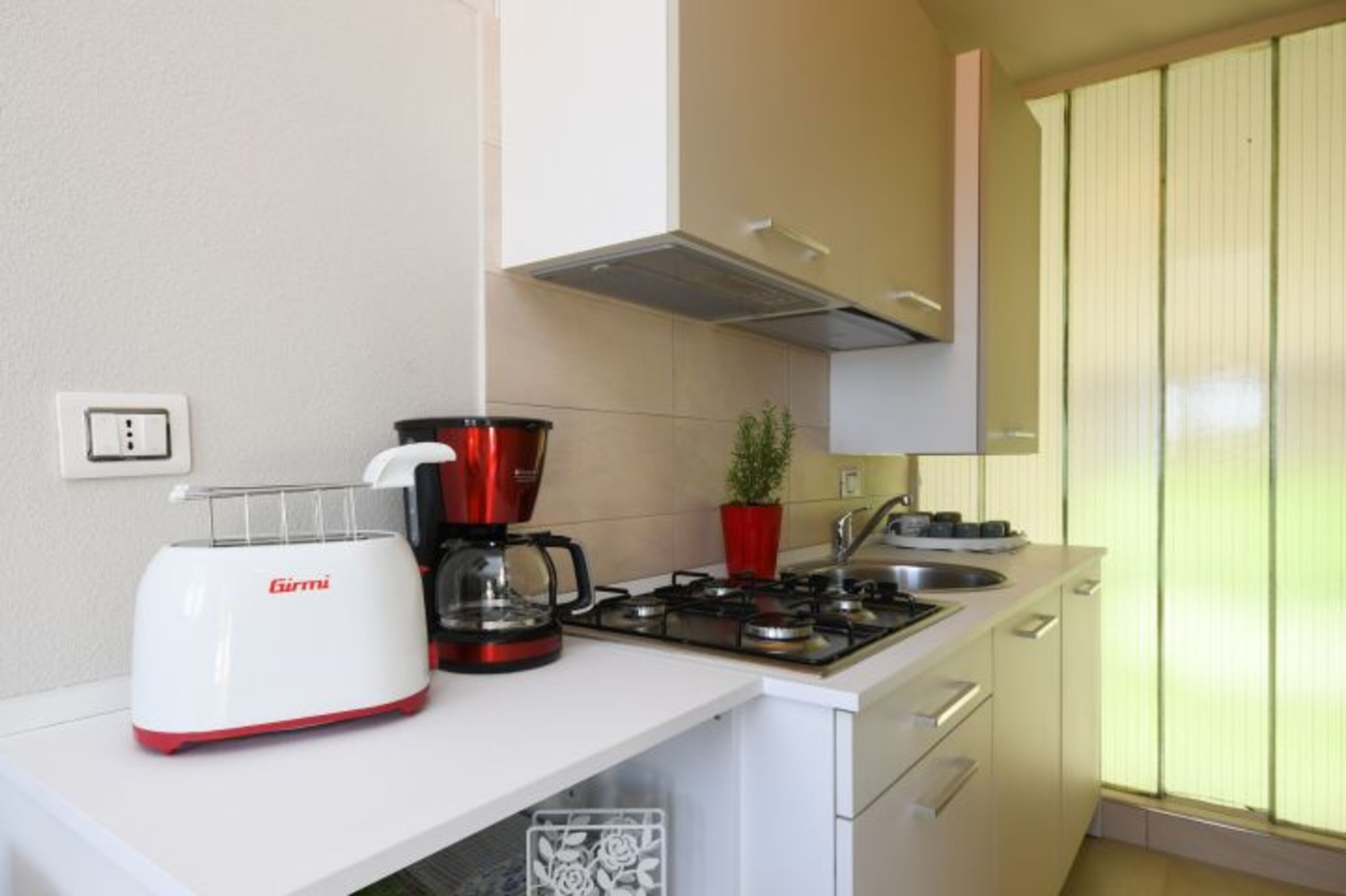 Küche und Wohnzimmer