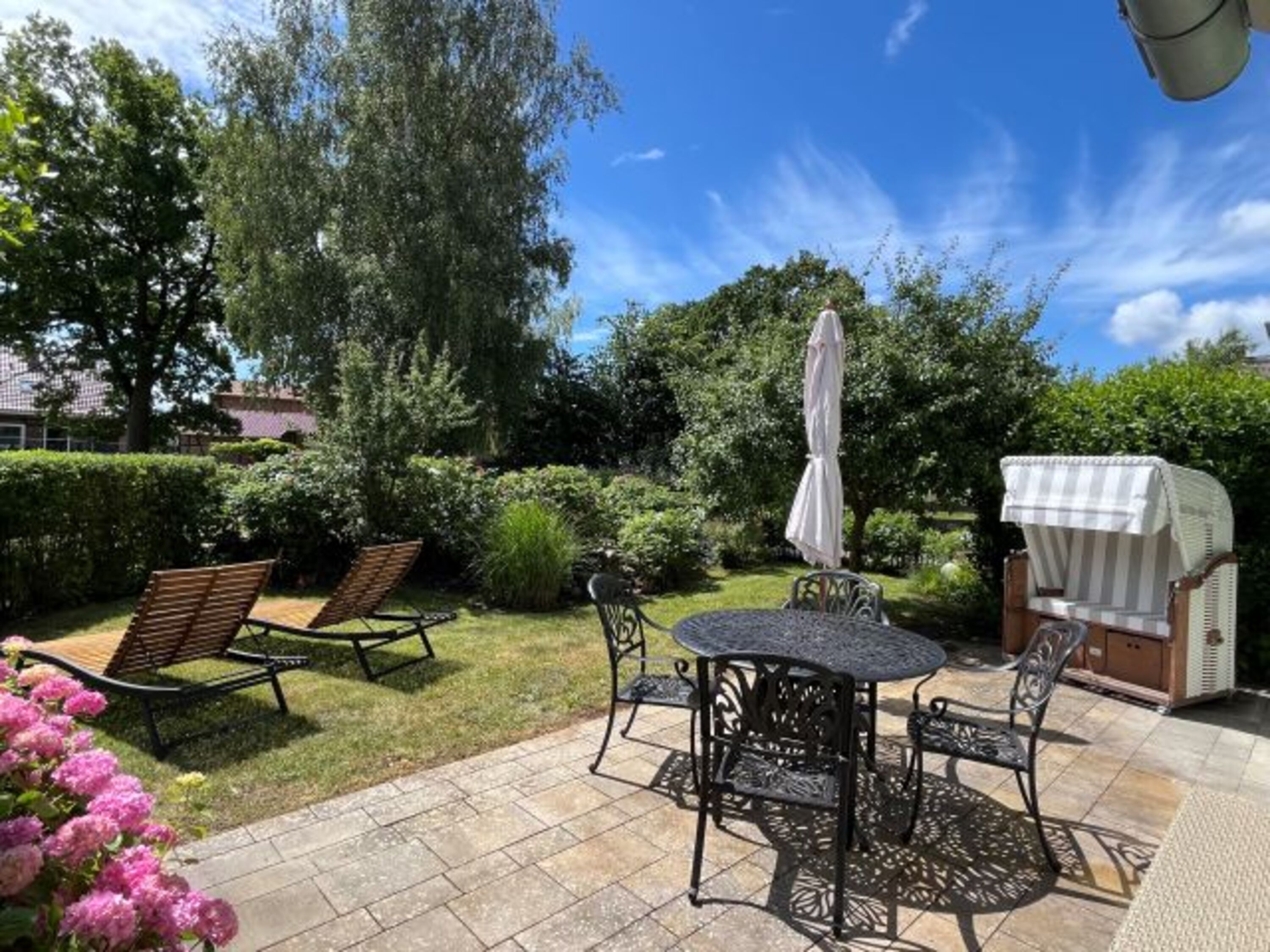 Terrasse und Garten