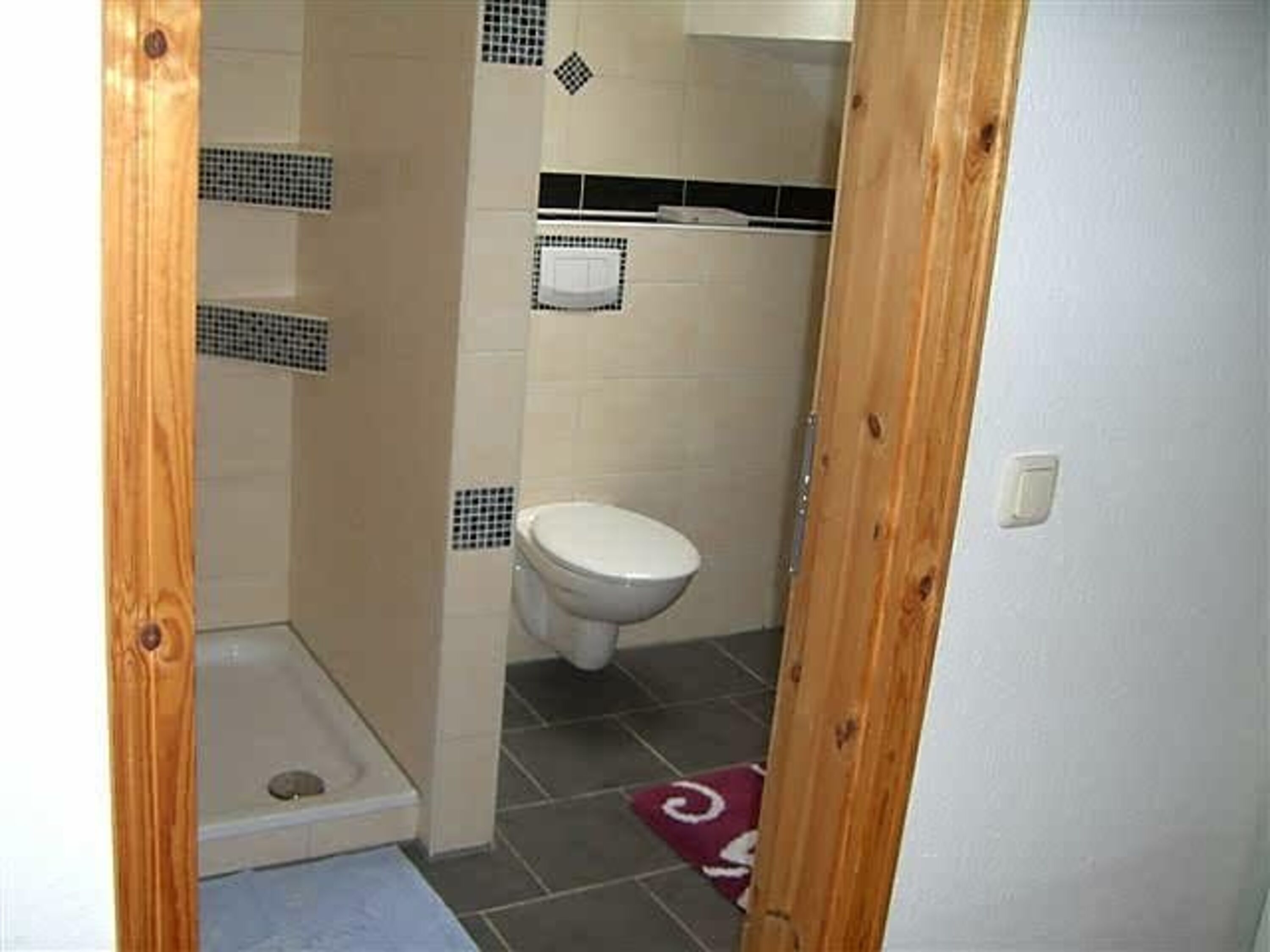 Badezimmer mit Dusche 