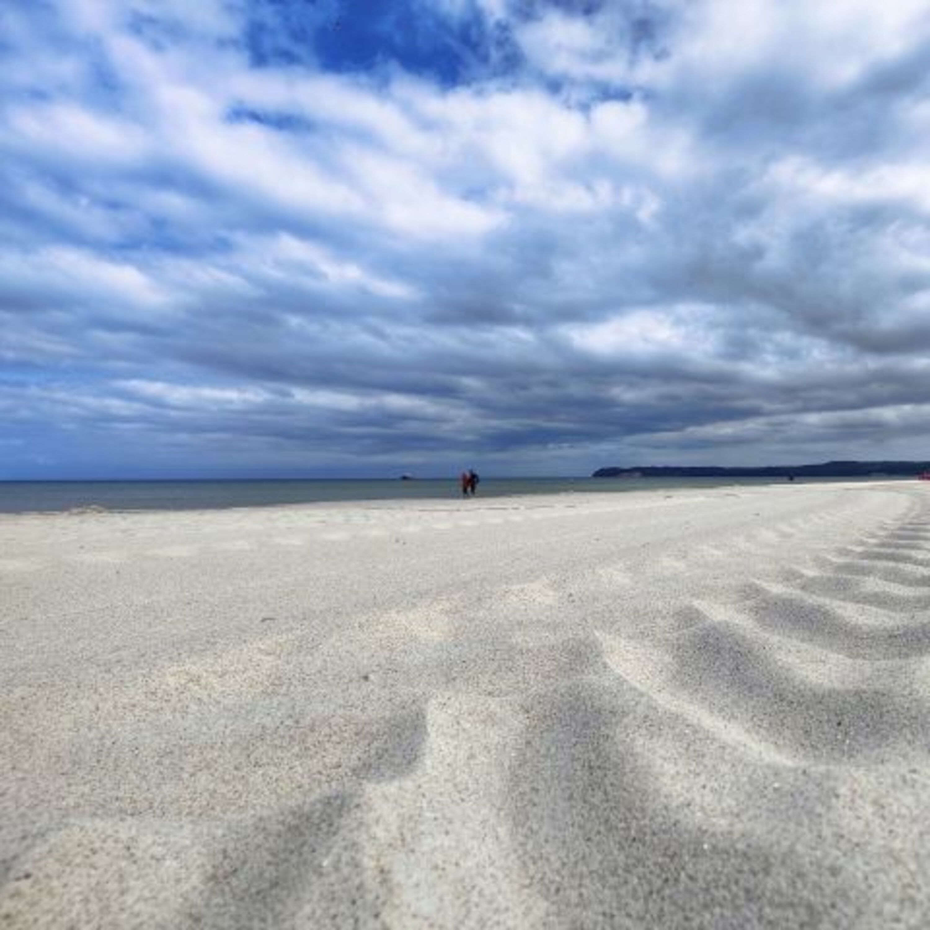 Den Ostseestrand im Urlaub genießen.