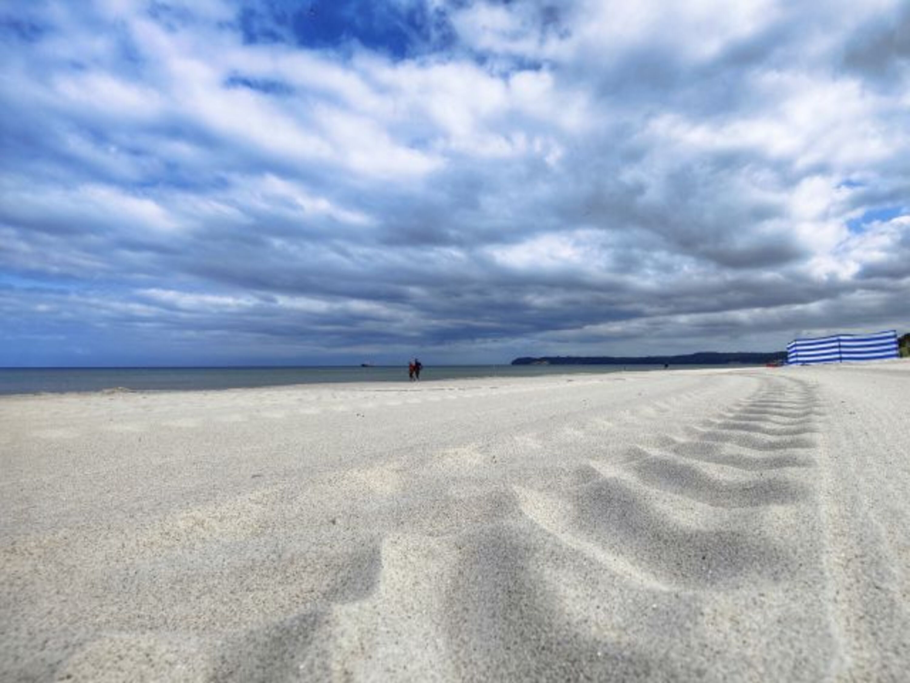 Der kilometerlange Sandstrand der Schaabe bei Glowe.