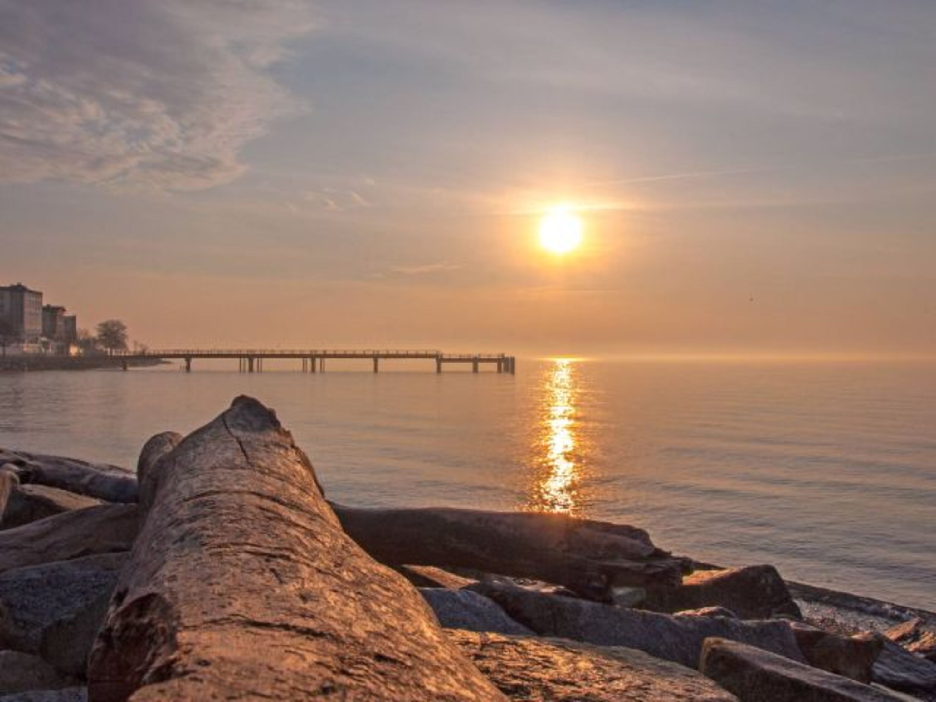 Sonnenaufgänge über dem Meer erleben.