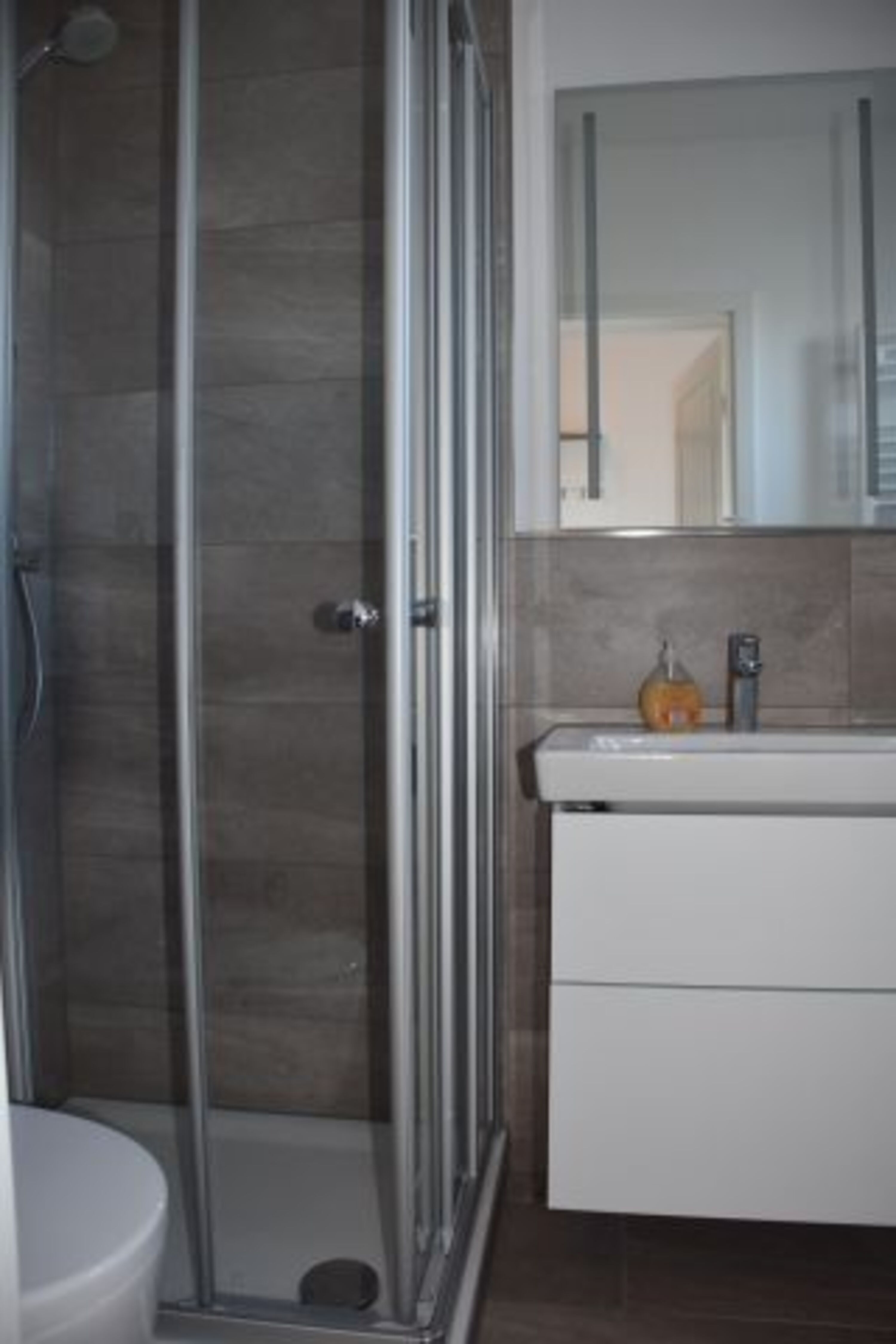 Badezimmer mit Dusche