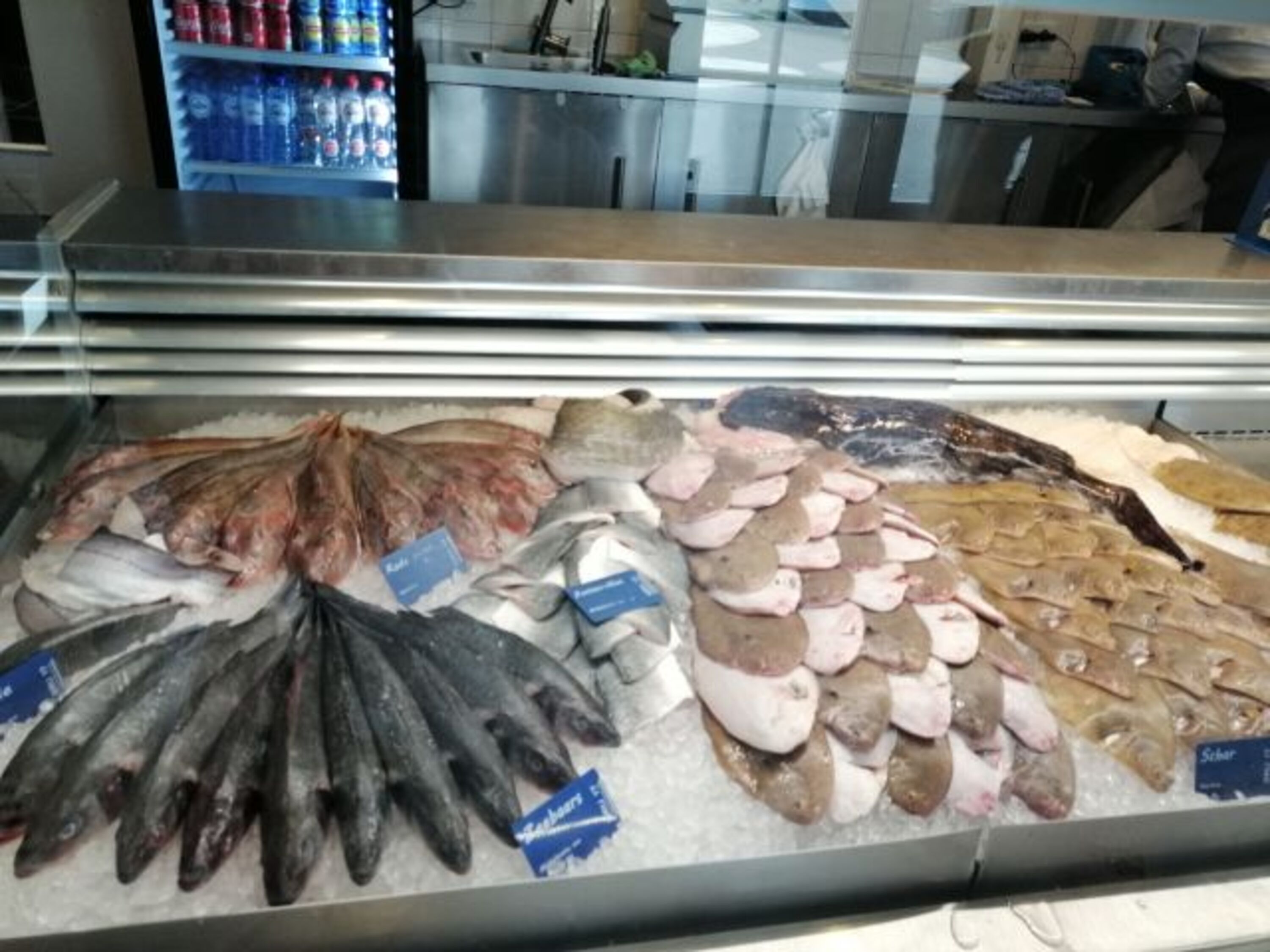 Fischhandel Bru 17 am Hafen