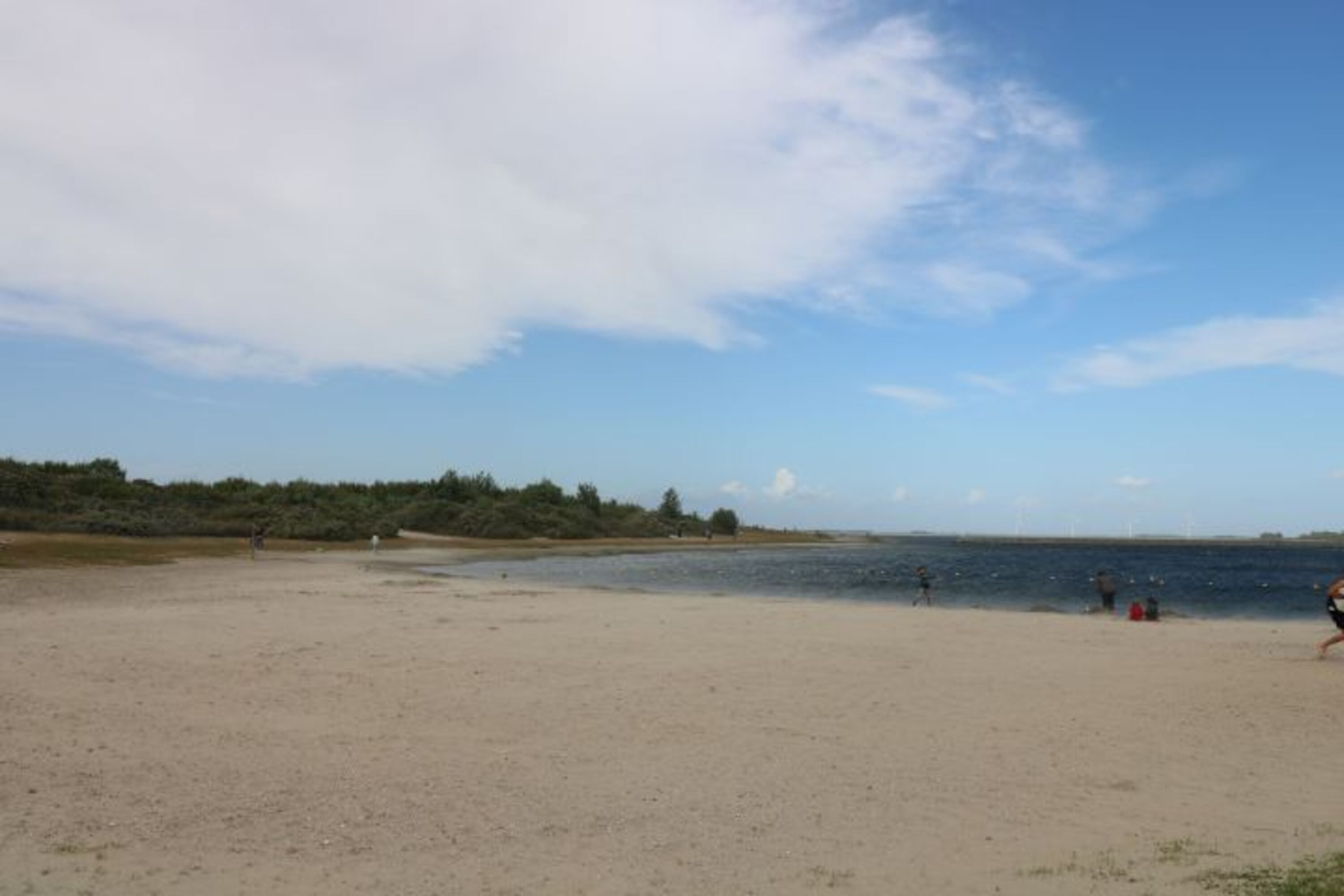 Strand am Yachthafen
