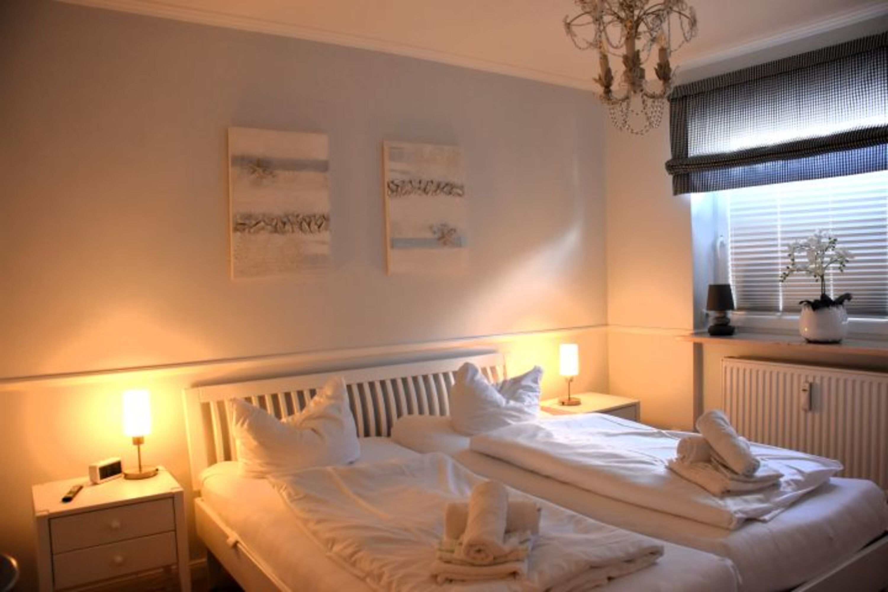 Schlafzimmer mit Doppelbett