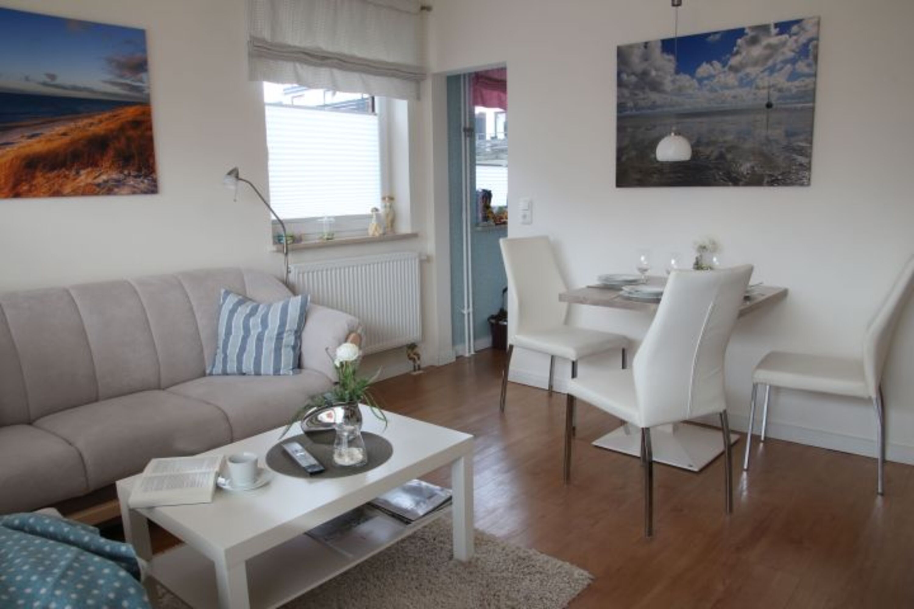 Wohnzimmer mit Essbereich