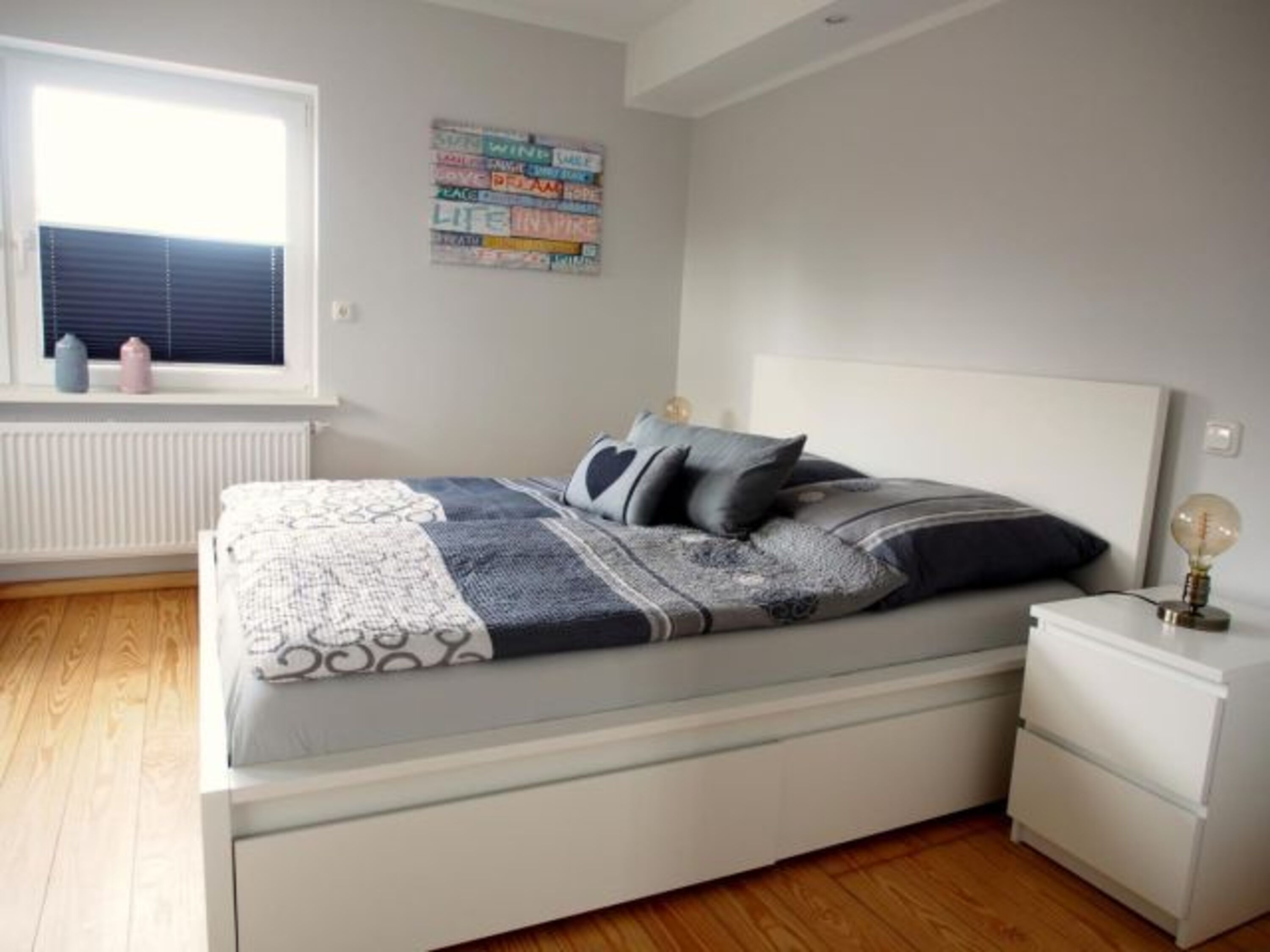 Schlafzimmer 1