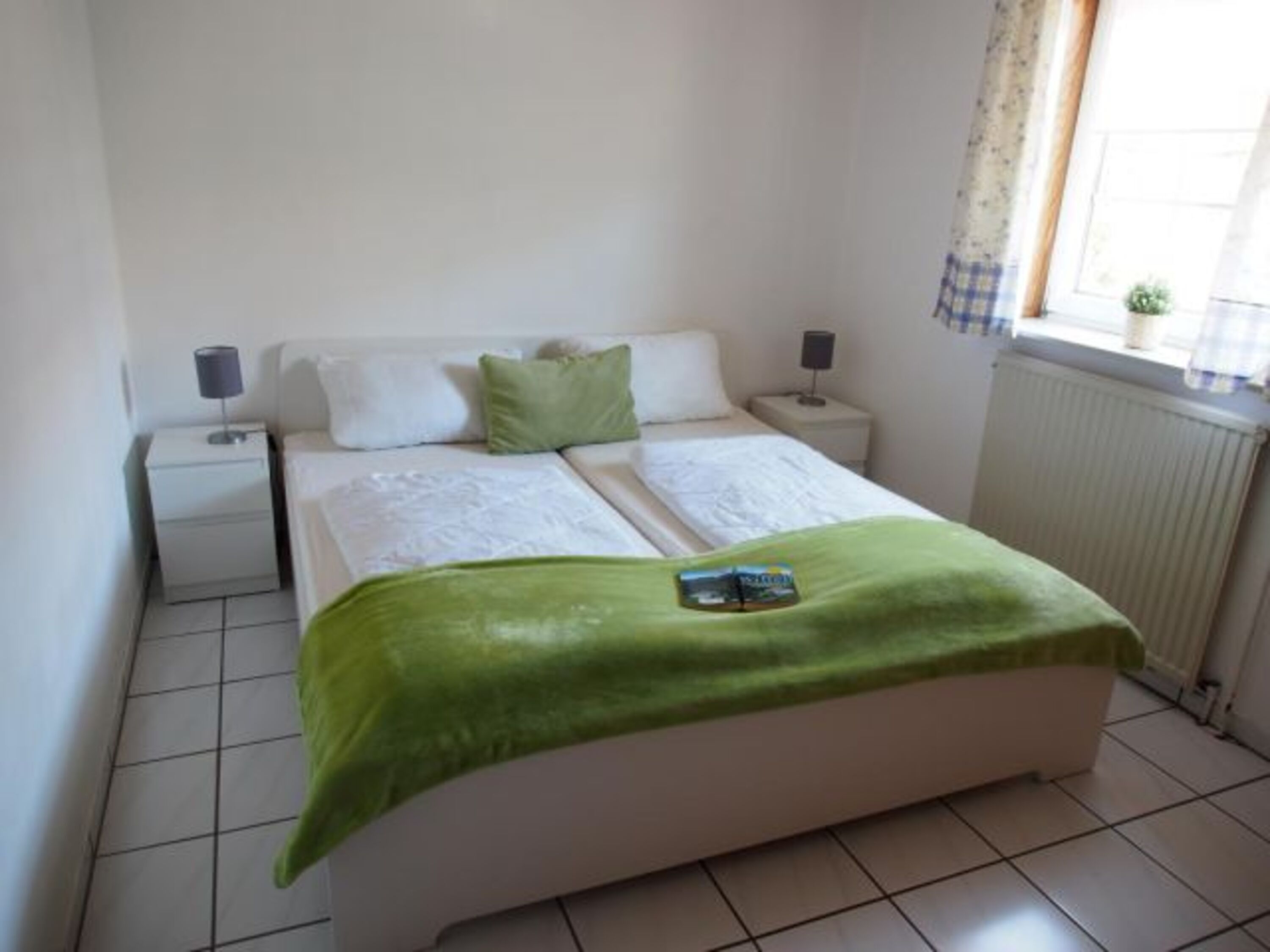 Schlafzimmer 1