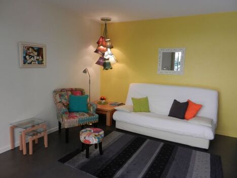 Sitzecke Wohnzimmer mit Schlafcouch