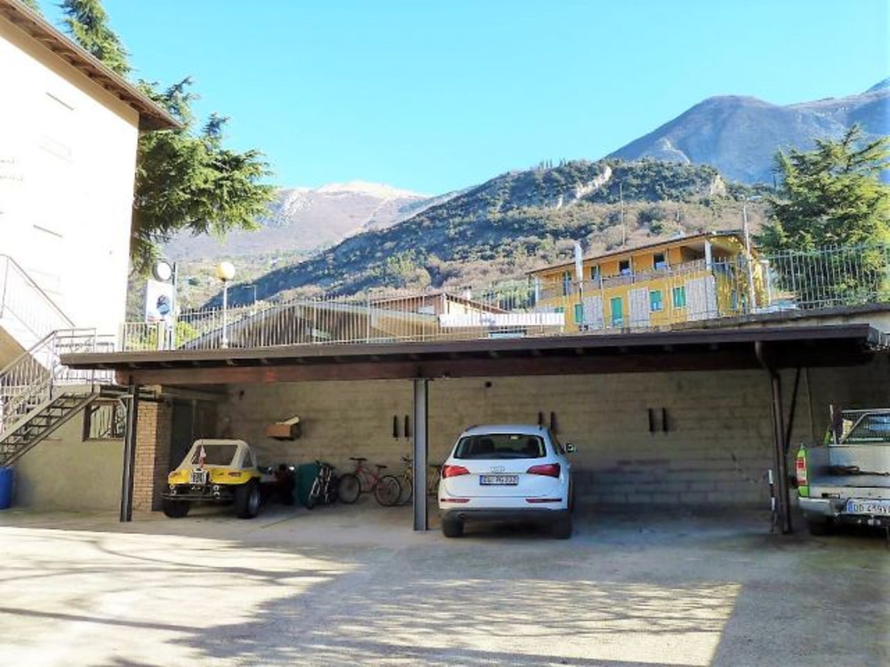 Überdachter Carport