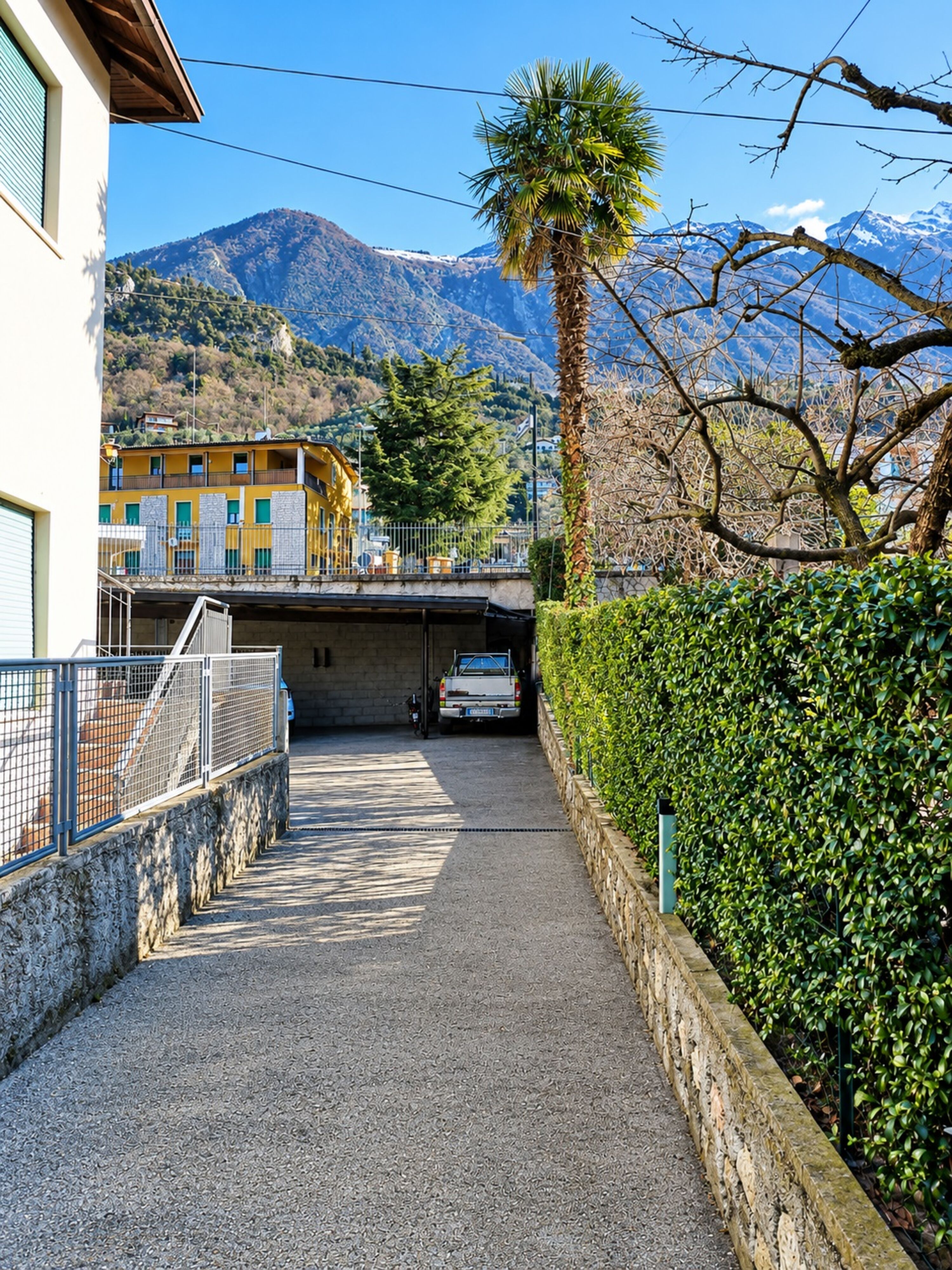 Einfahrt zum Grundstück