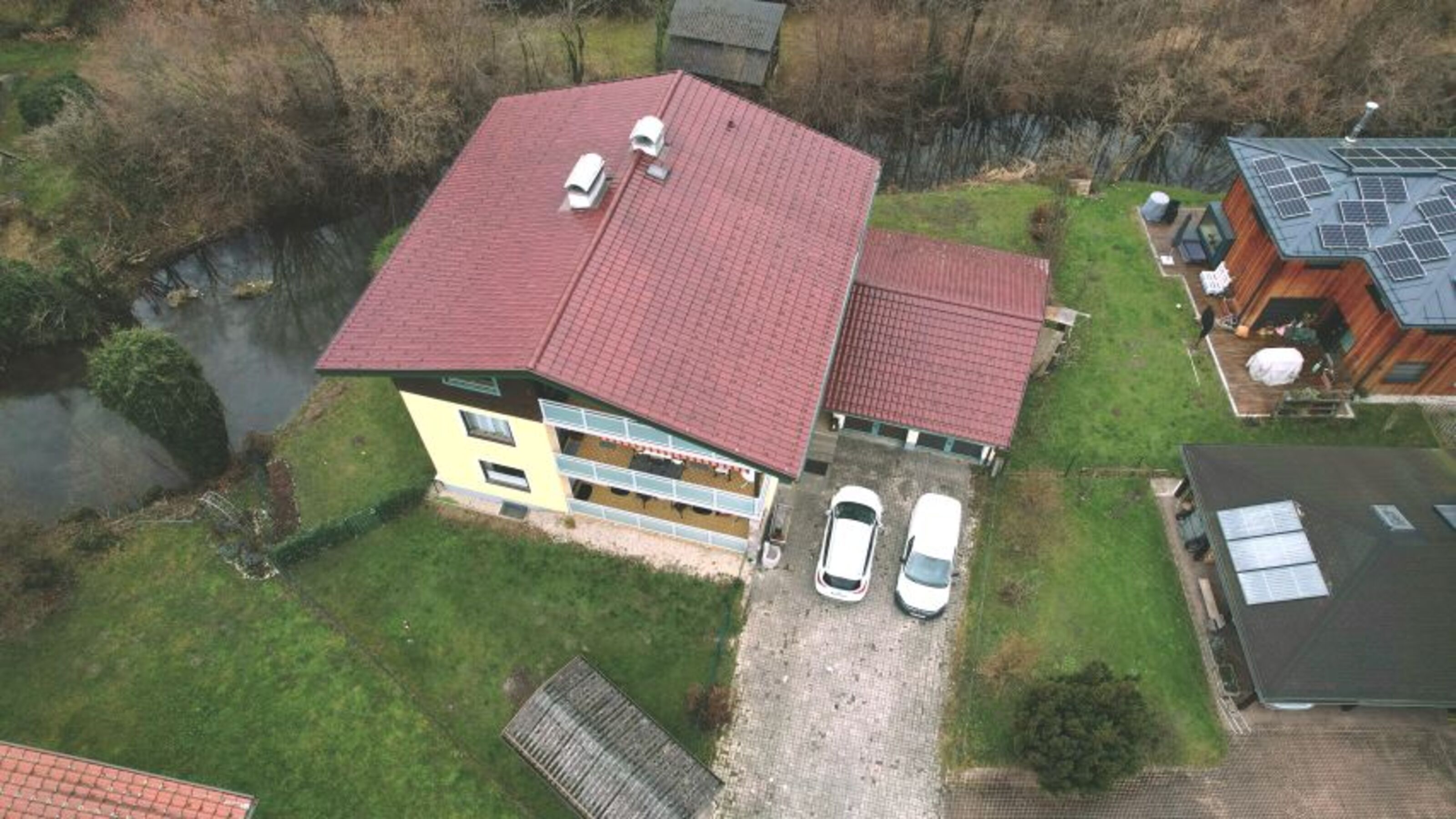 Die Villa Mühlei mit dem Gästegarten vor dem Haus
