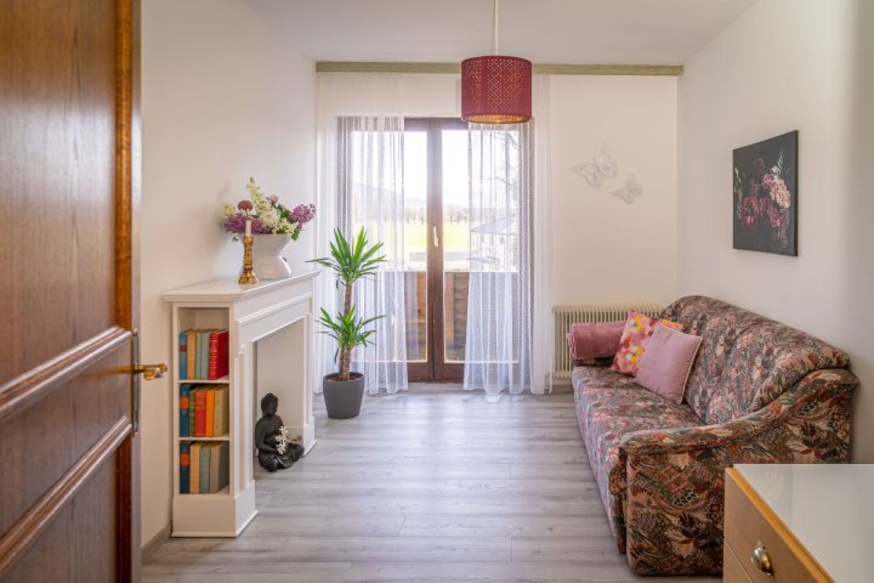 2. Schlafzimmer mit hochwertiger Schlafcouch