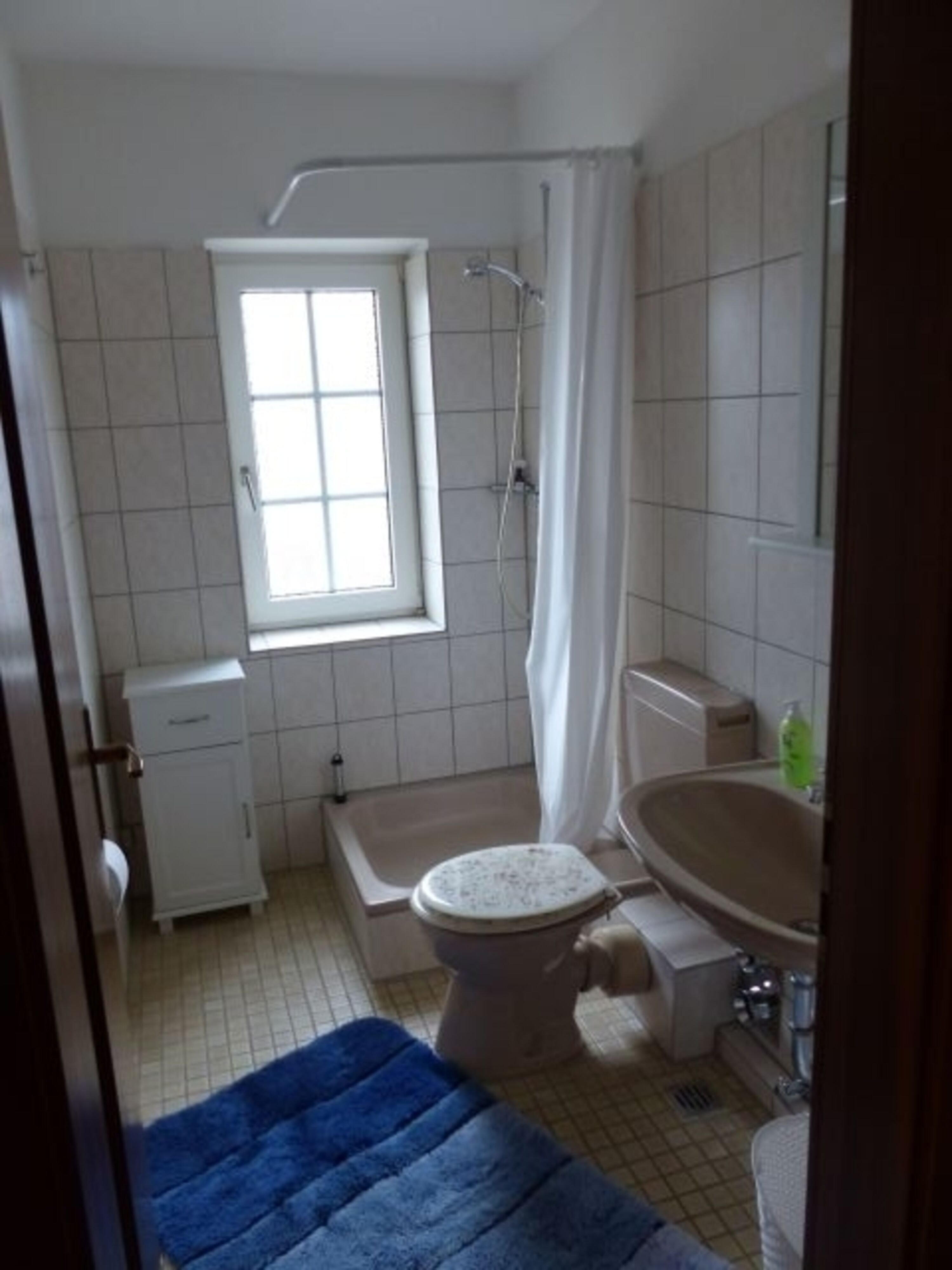 Badezimmer mit Dusche