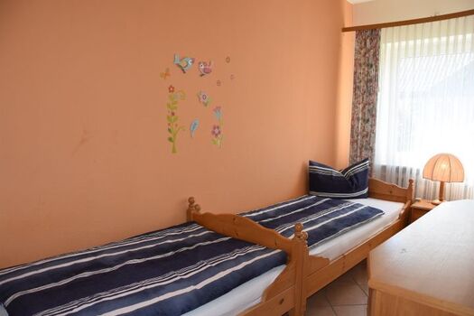 Schlafzimmer mit 2 Einzelbetten