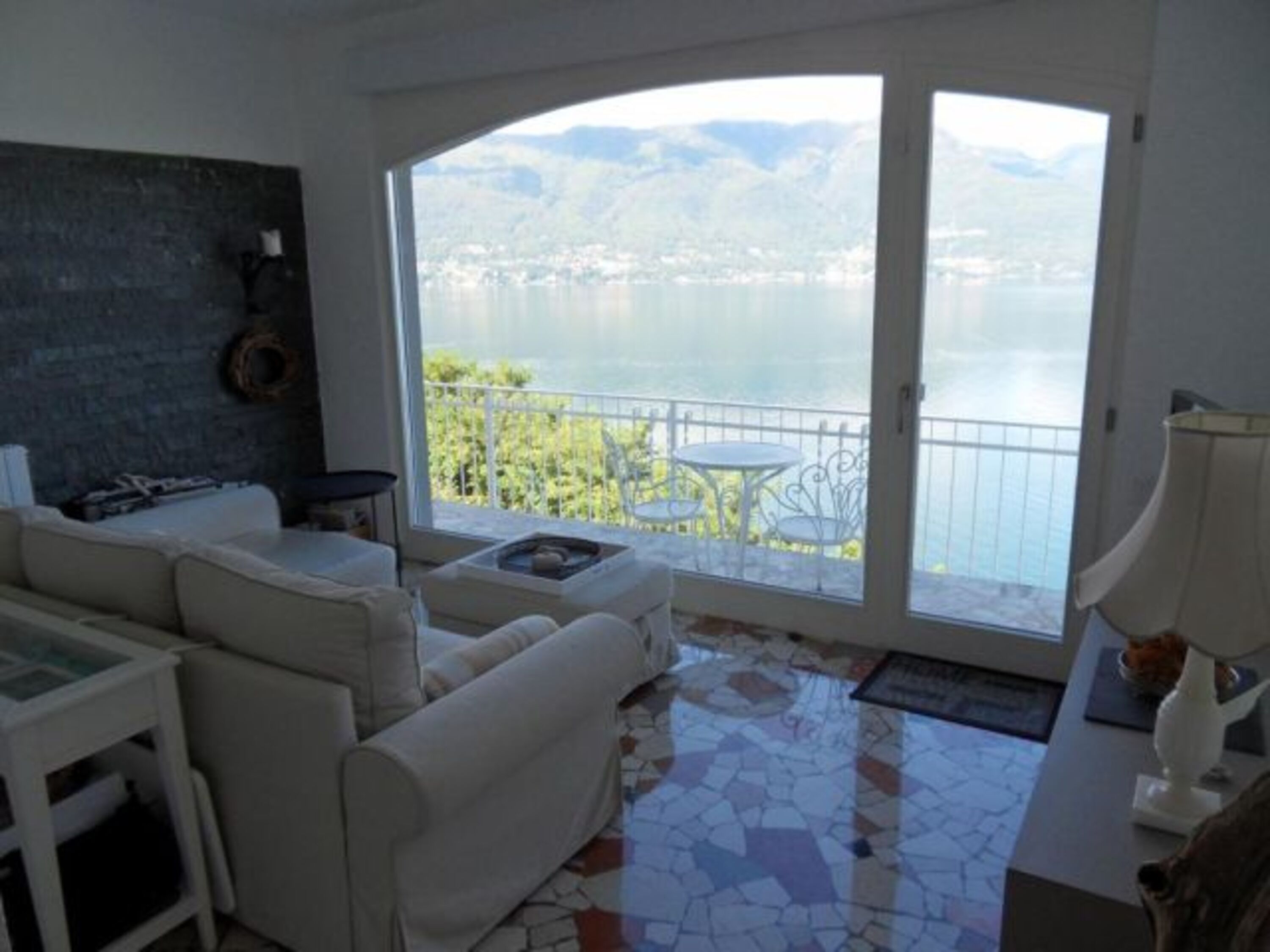 Wohnzimmer und Terrasse