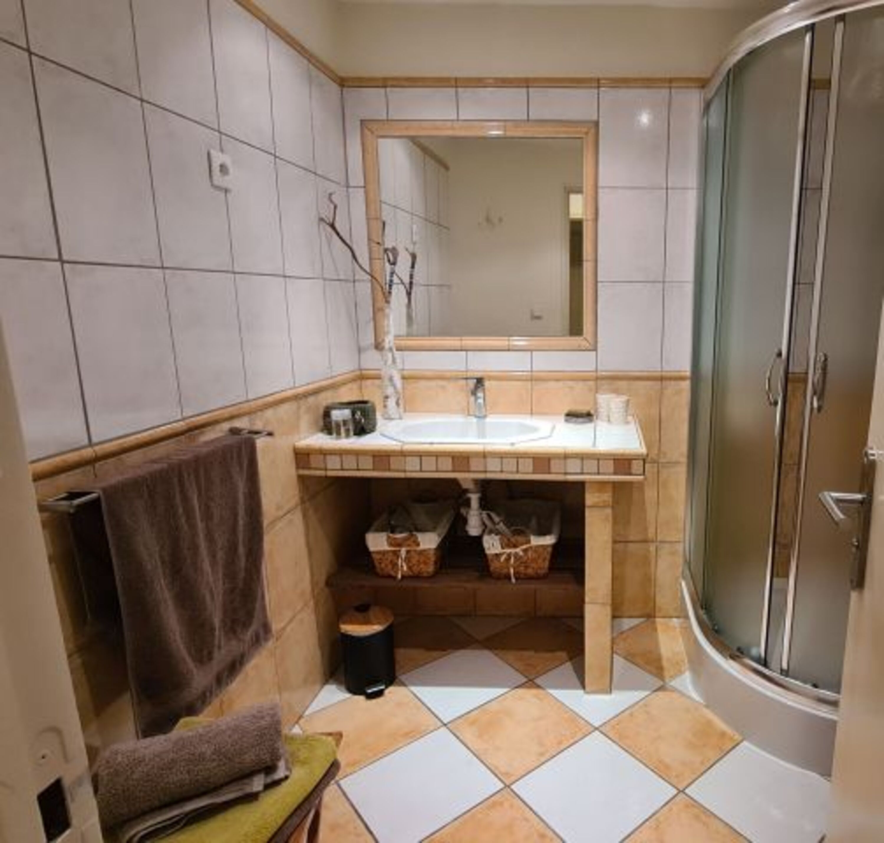 sonnengelbes Duschbad