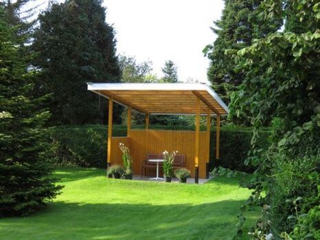 Gartenterrasse für Fahrräder usw.