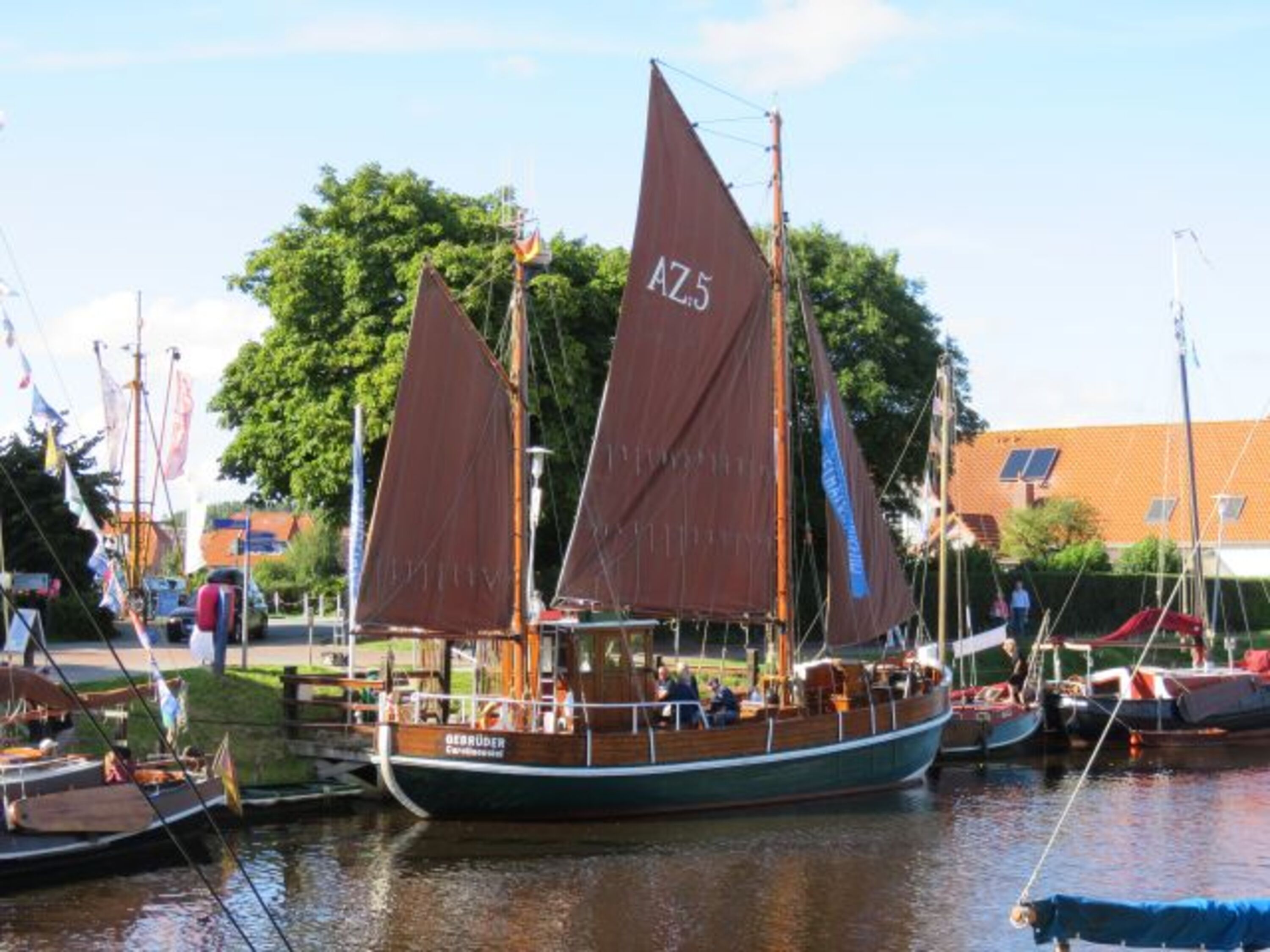 Umgebung : Segelschiffe in Carolinensiel