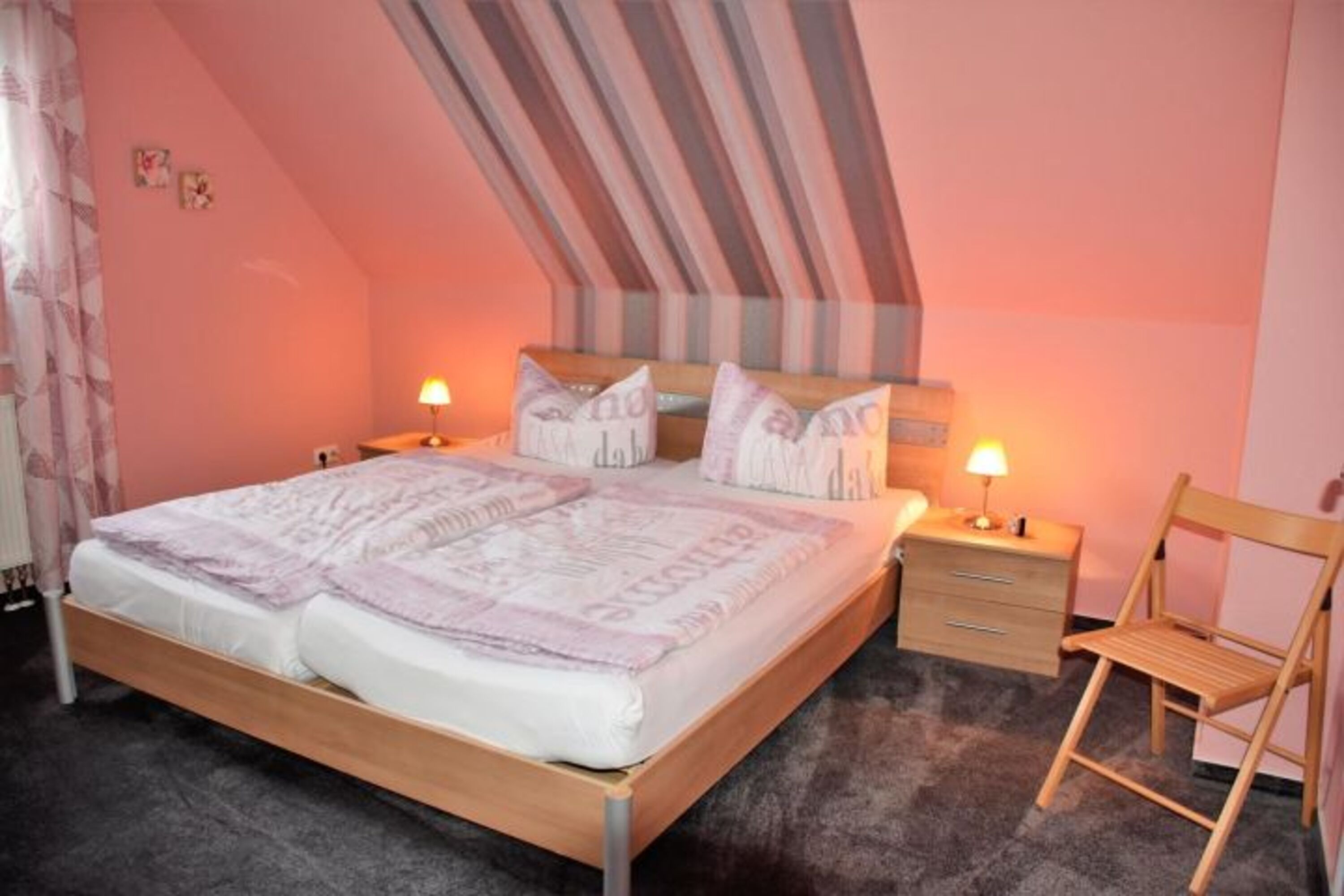 1. Schlafzimmer mit Doppelbett