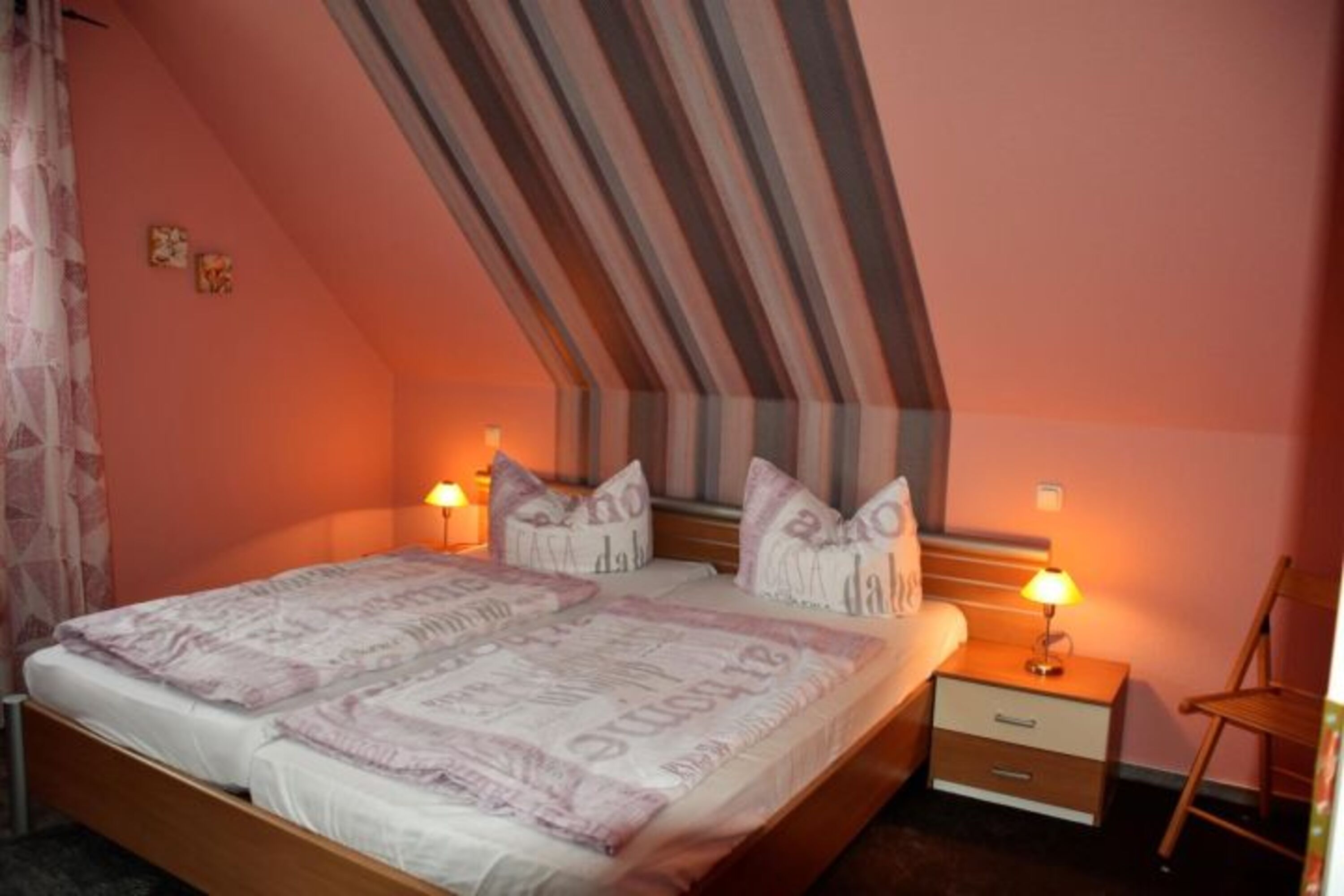2. Schlafzimmer mit Doppelbett