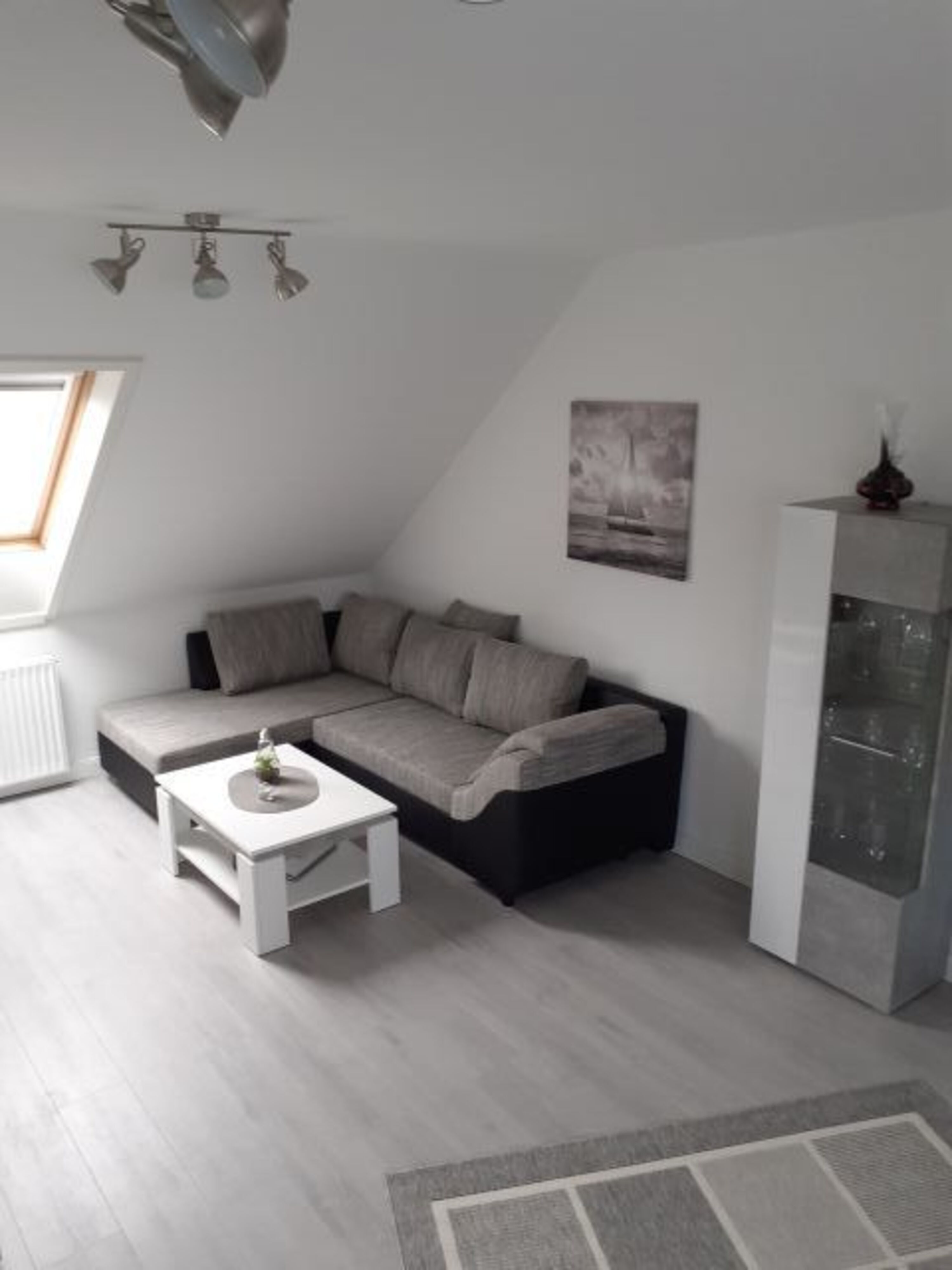 Wohnzimmer mit Fernseher und W-Lan