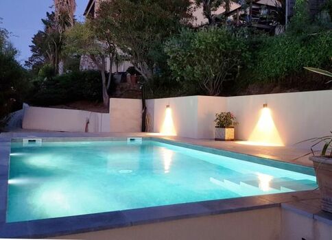 Abenddâmmerung am Pool