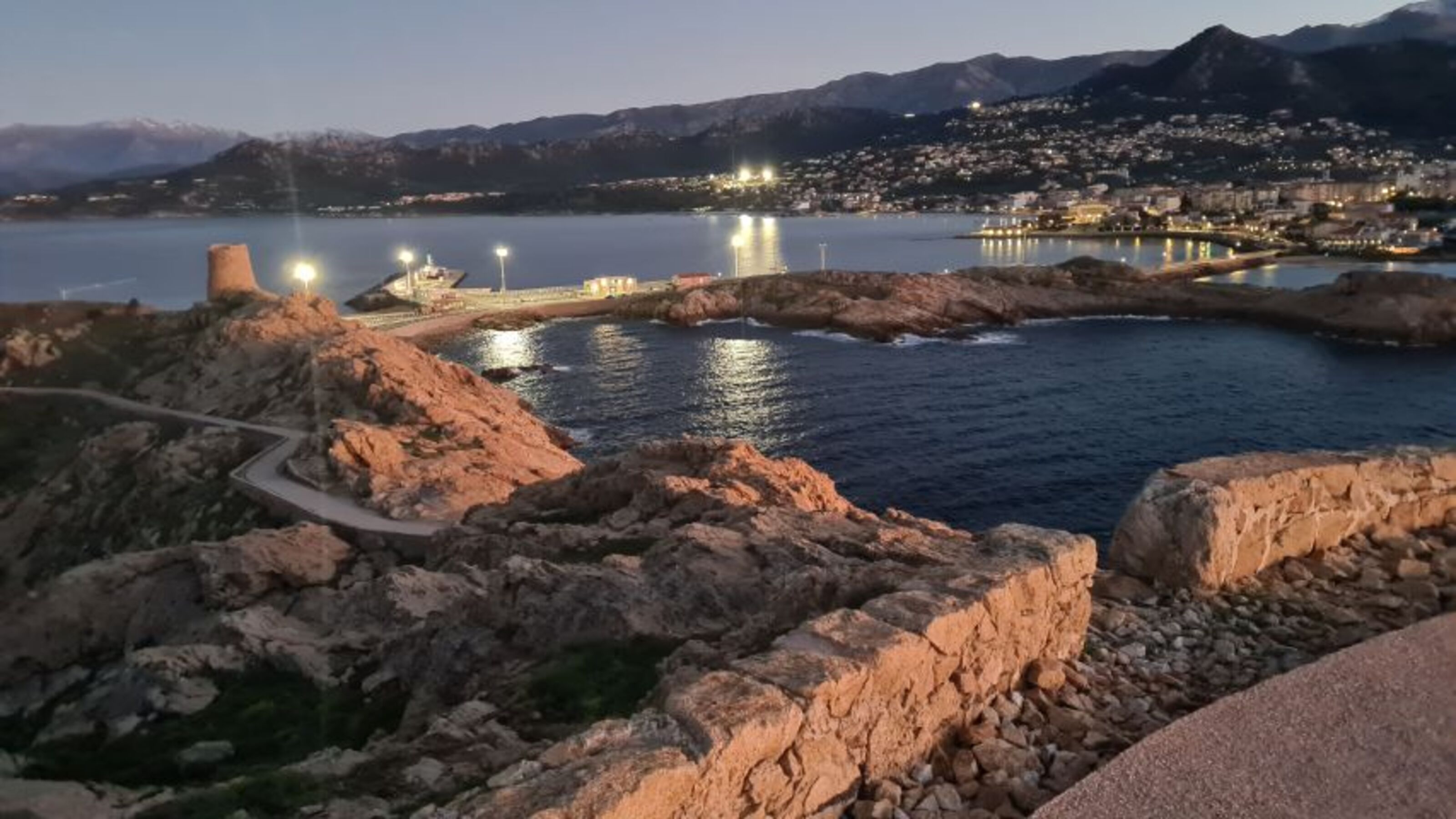 Ile Rousse mit vorgelagerter Insel