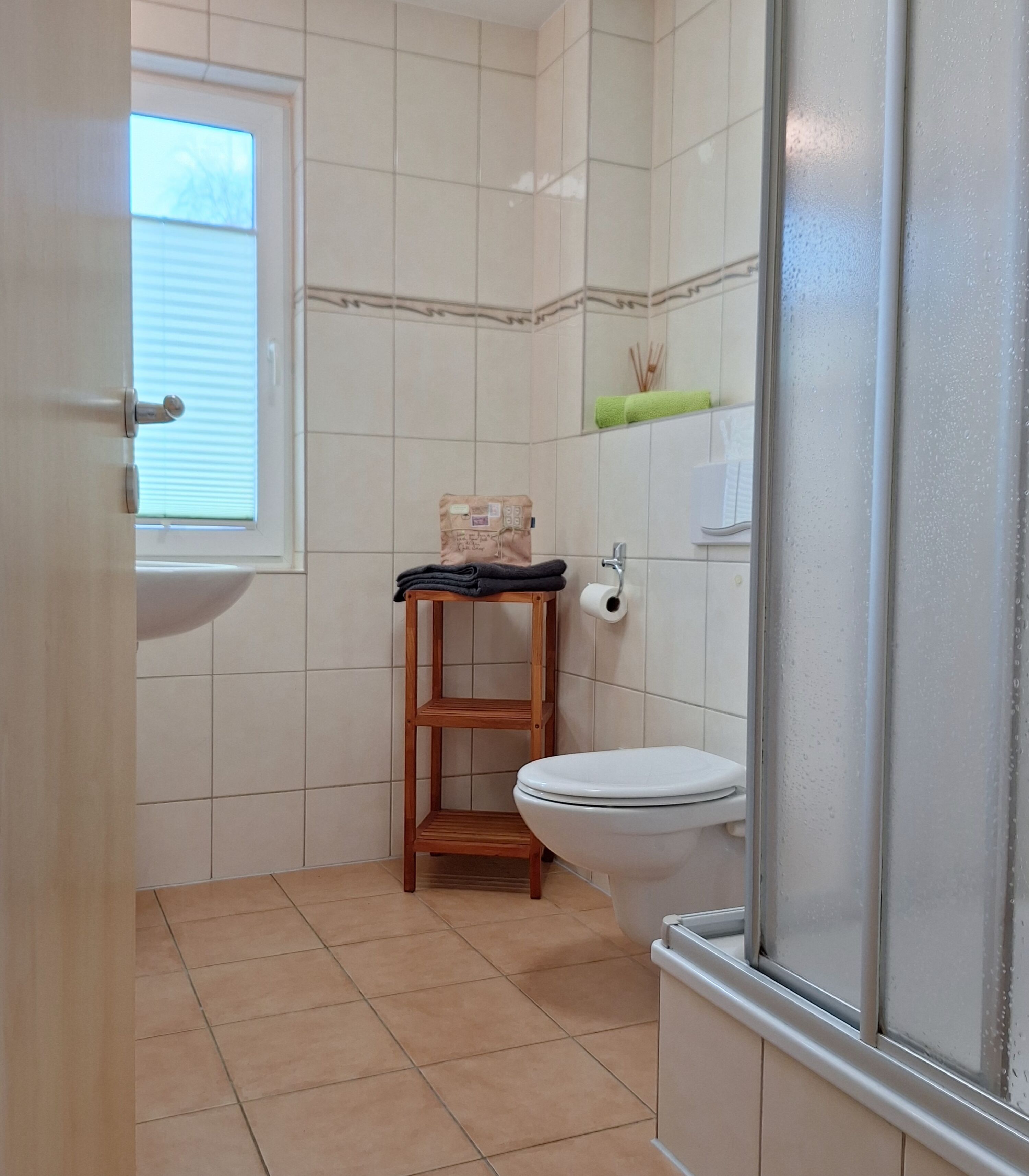 Bad mit Dusche / WC