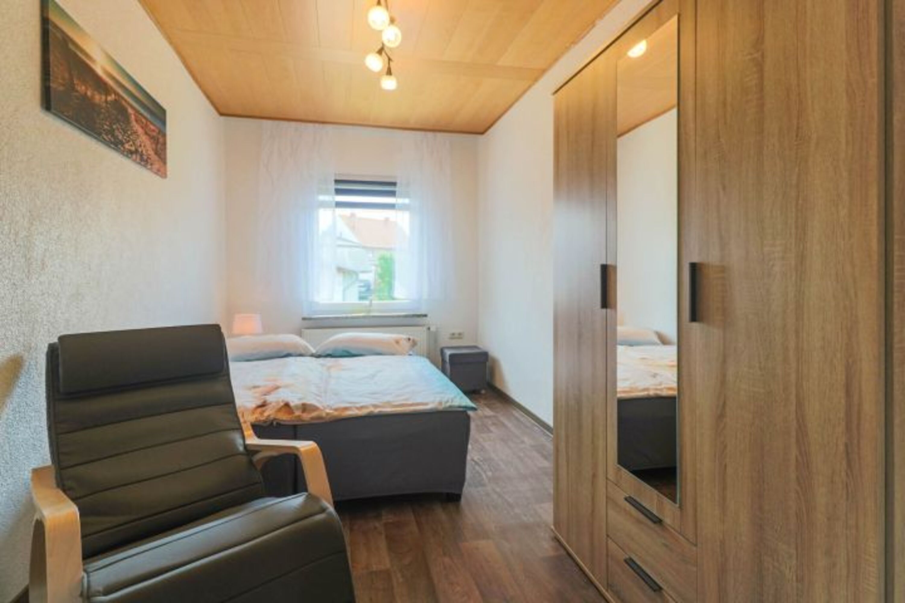 2. Schlafzimmer