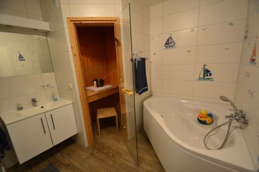 Sauna und Badewanne