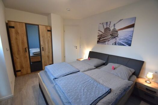 Schlafzimmer mit Doppelbett