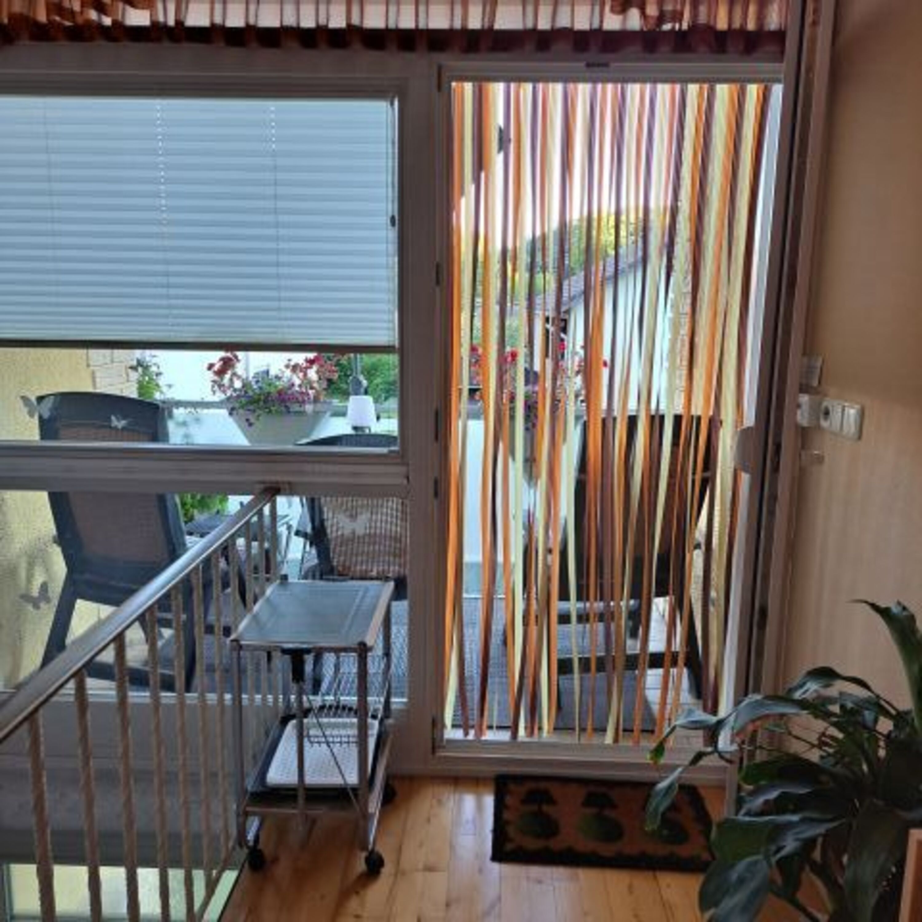 Flur zum überdachten Balkon