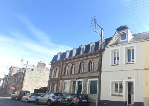 Strassenansicht und Ferienhaus 35, Rue de Mer, Fécamp