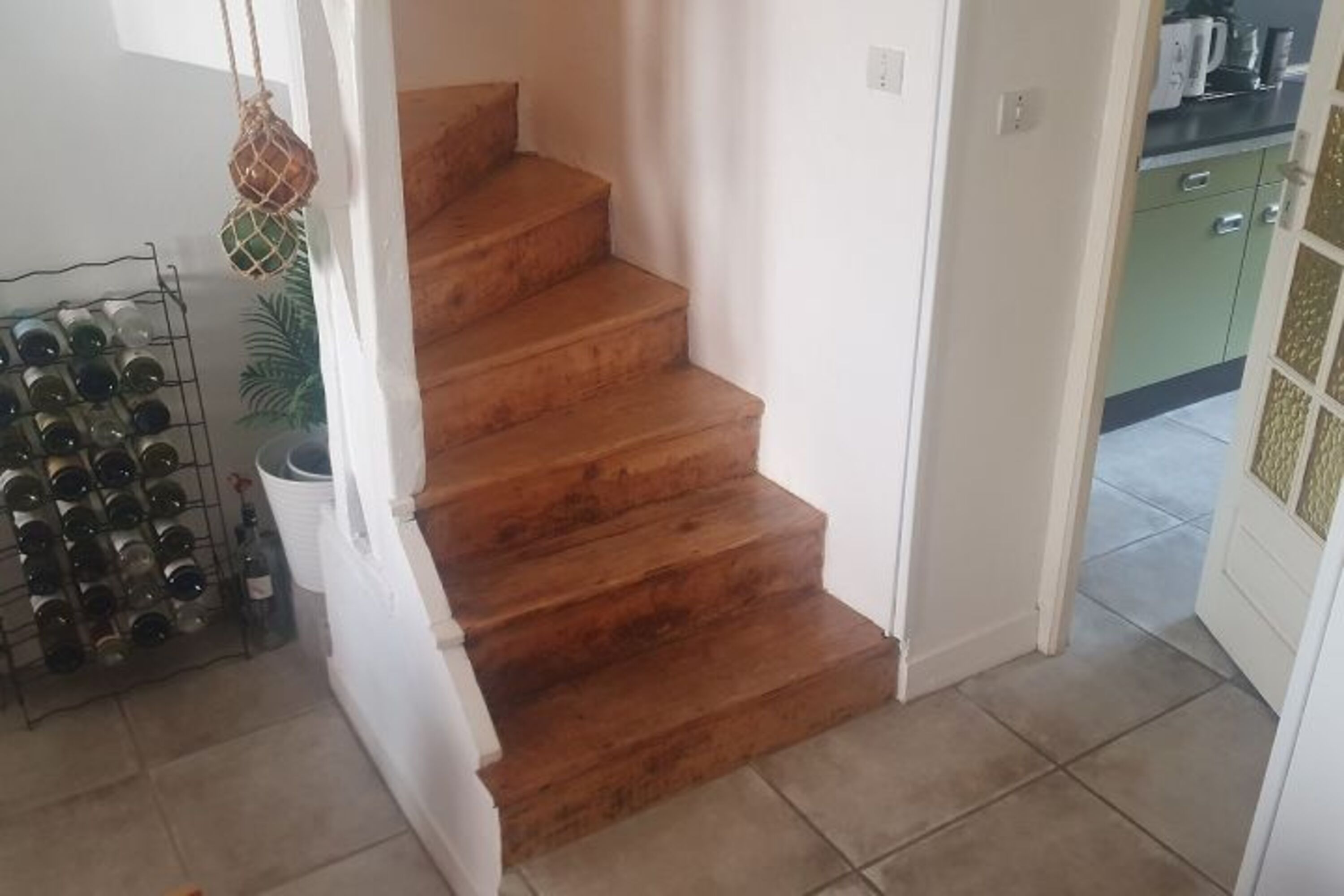 Holztreppe - liebevoll restauriert.