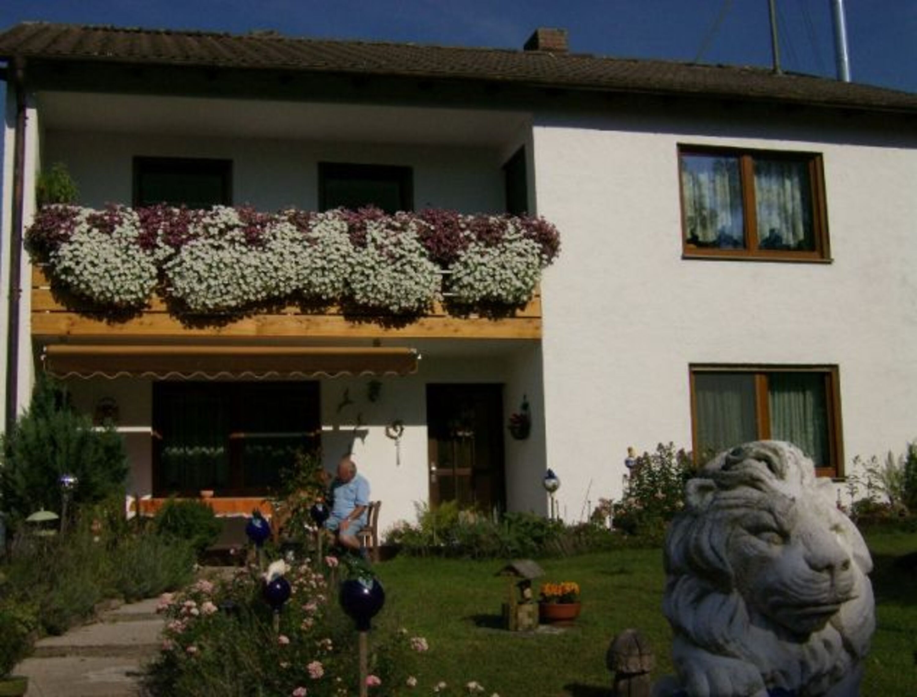 Aussenansicht Sommer