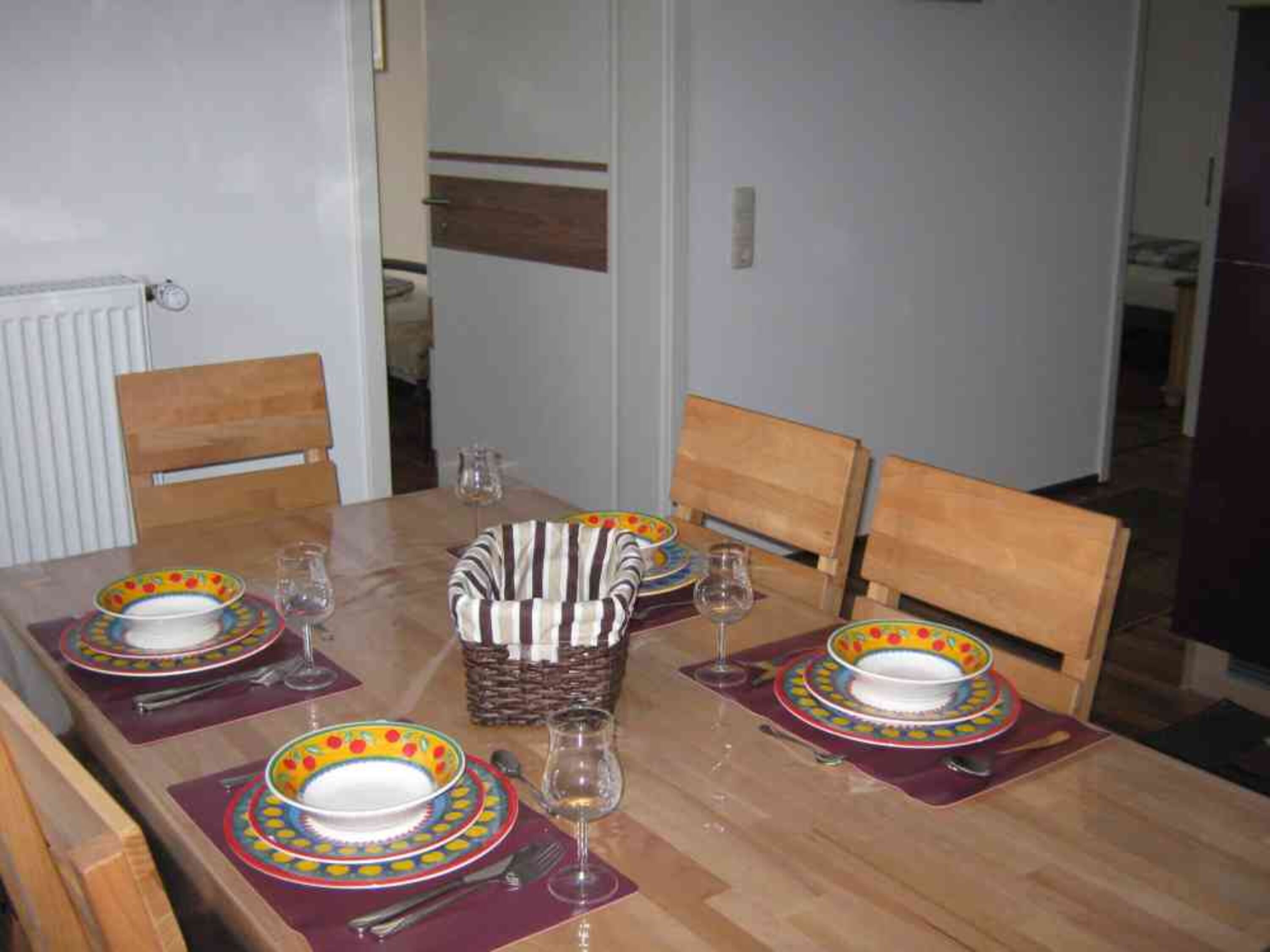 Grosser Esstisch 