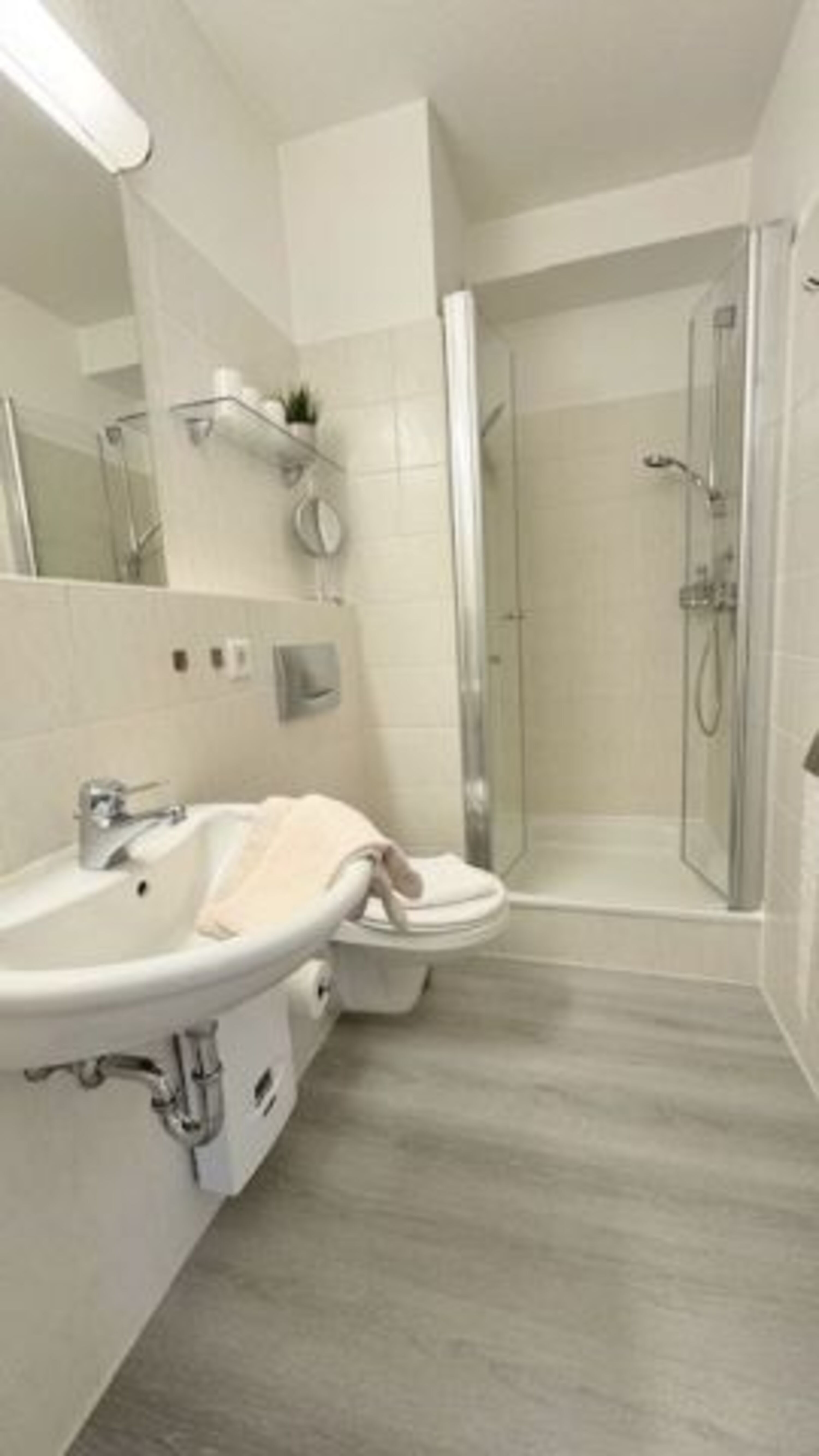 Bad mit Dusche