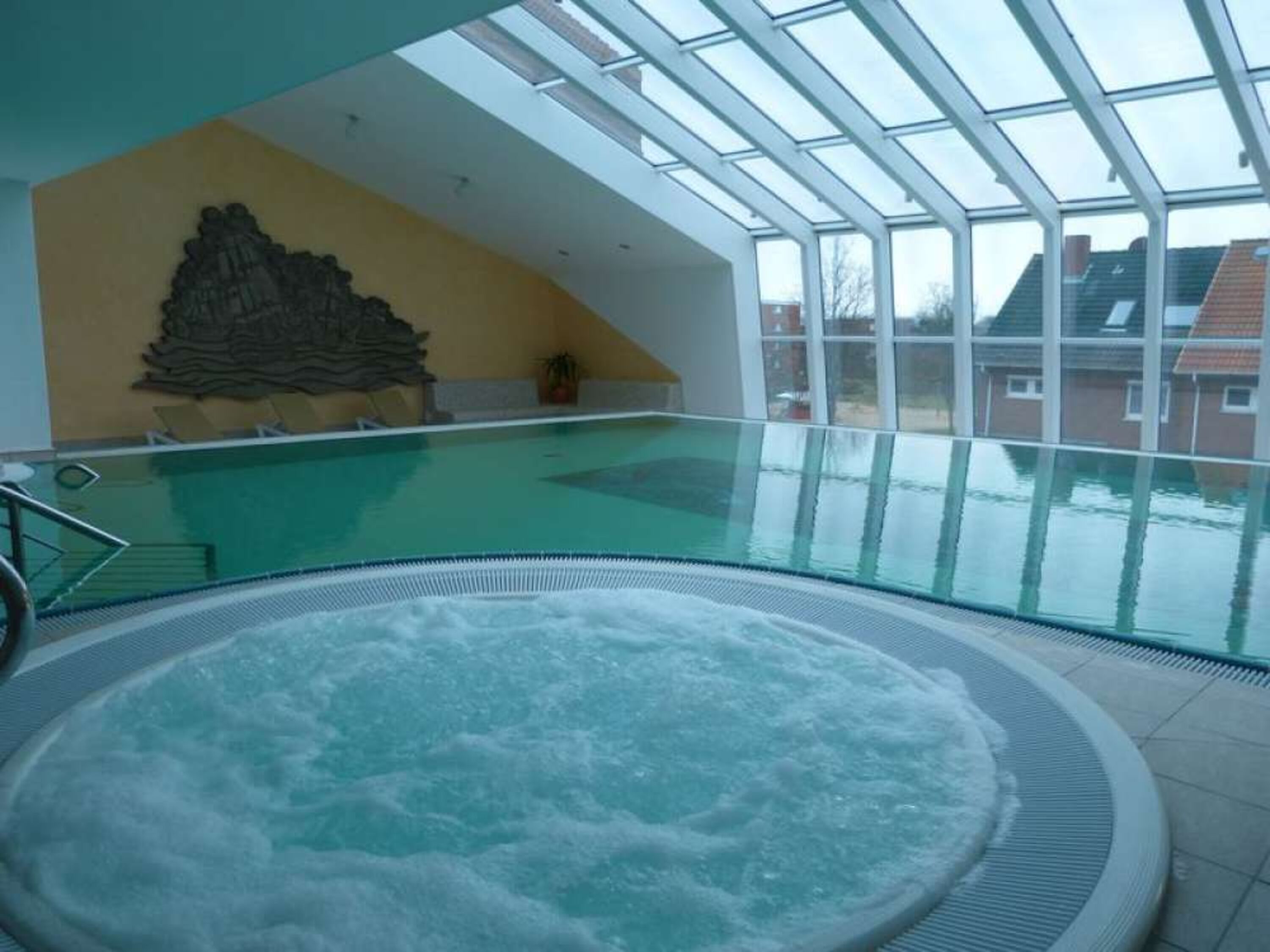 Whirlpool und Schwimmbad im Haus