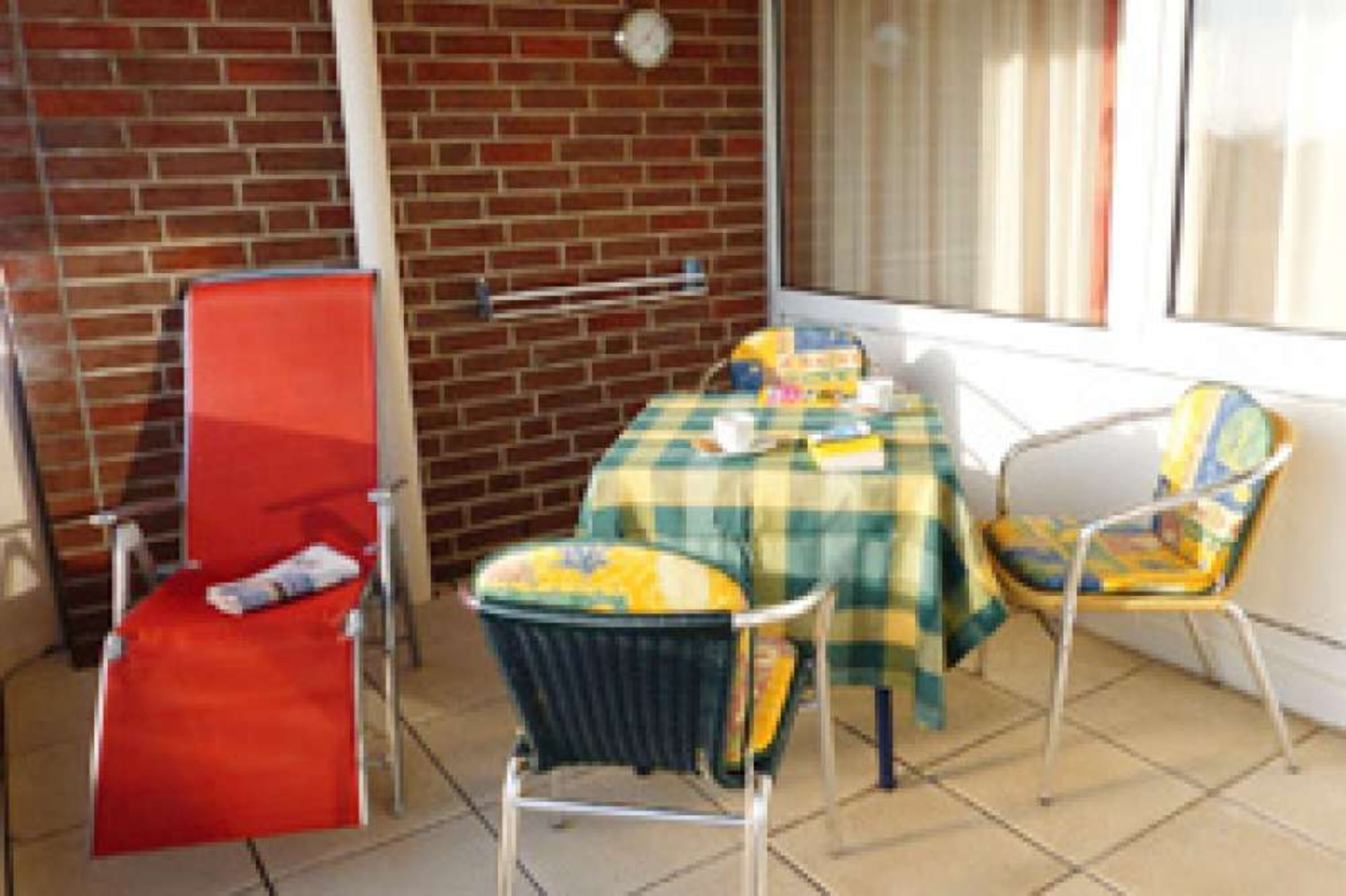 möblierter Balkon zur Südseite