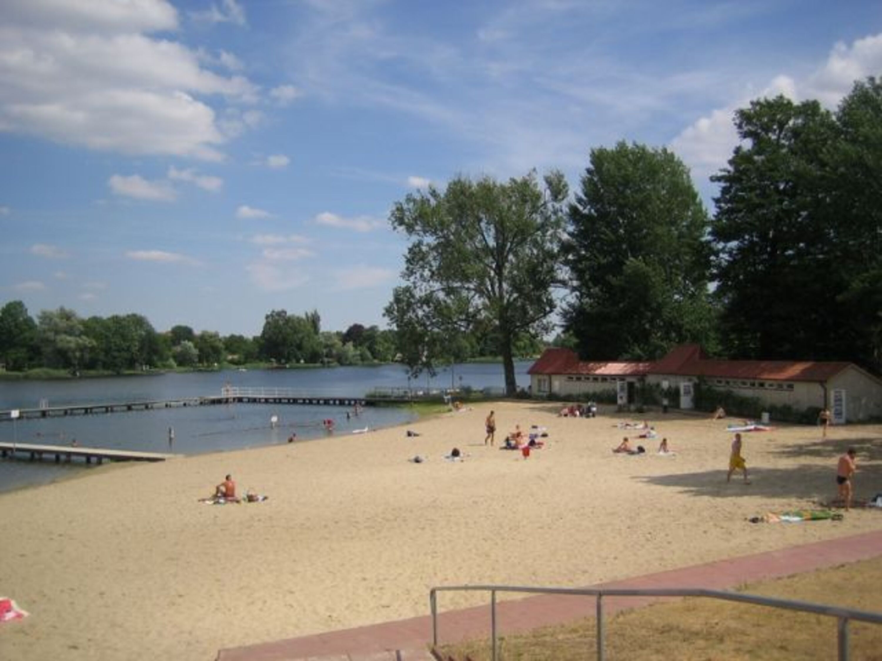 Sandbadestrand am Klostersee