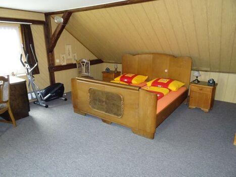 Schlafraum mit Doppelbett