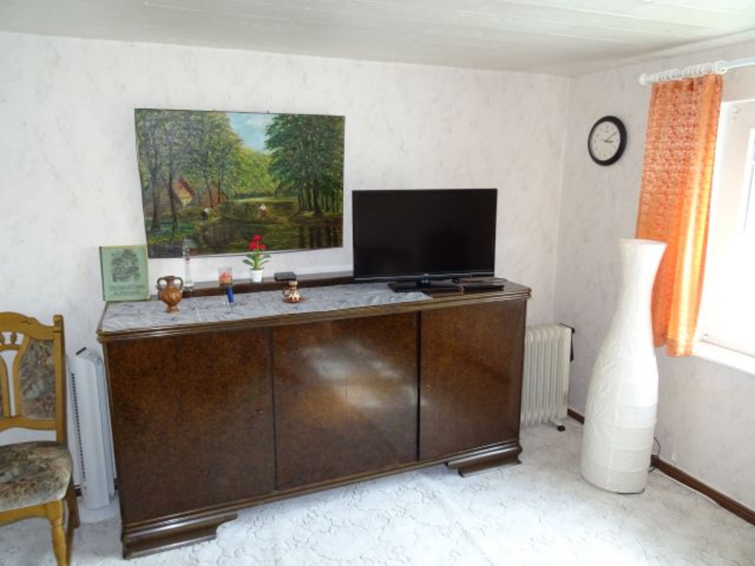 Wohnraum mit SAT-TV