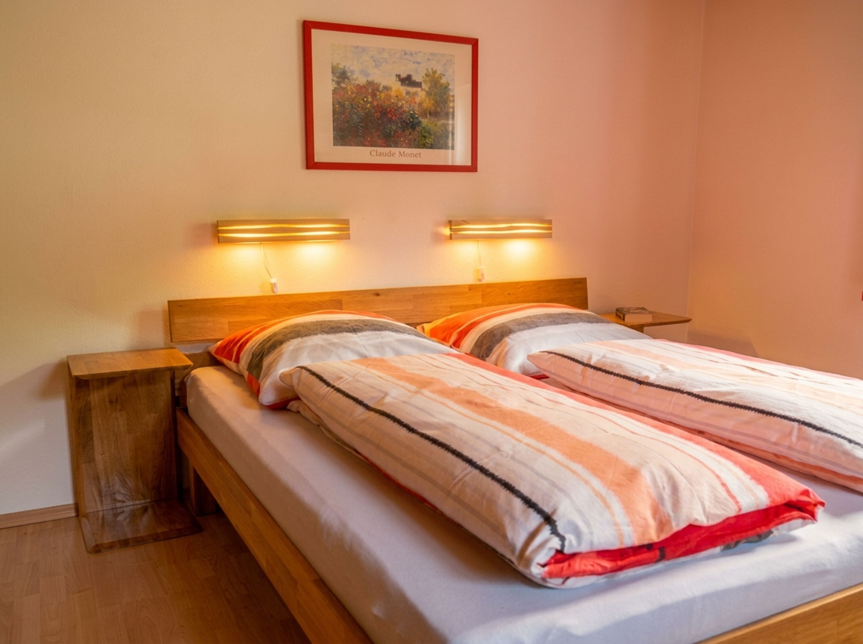 Großzügiges Schlafzimmer für erholsame Nächte