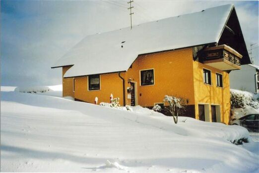 unser Haus im Winter