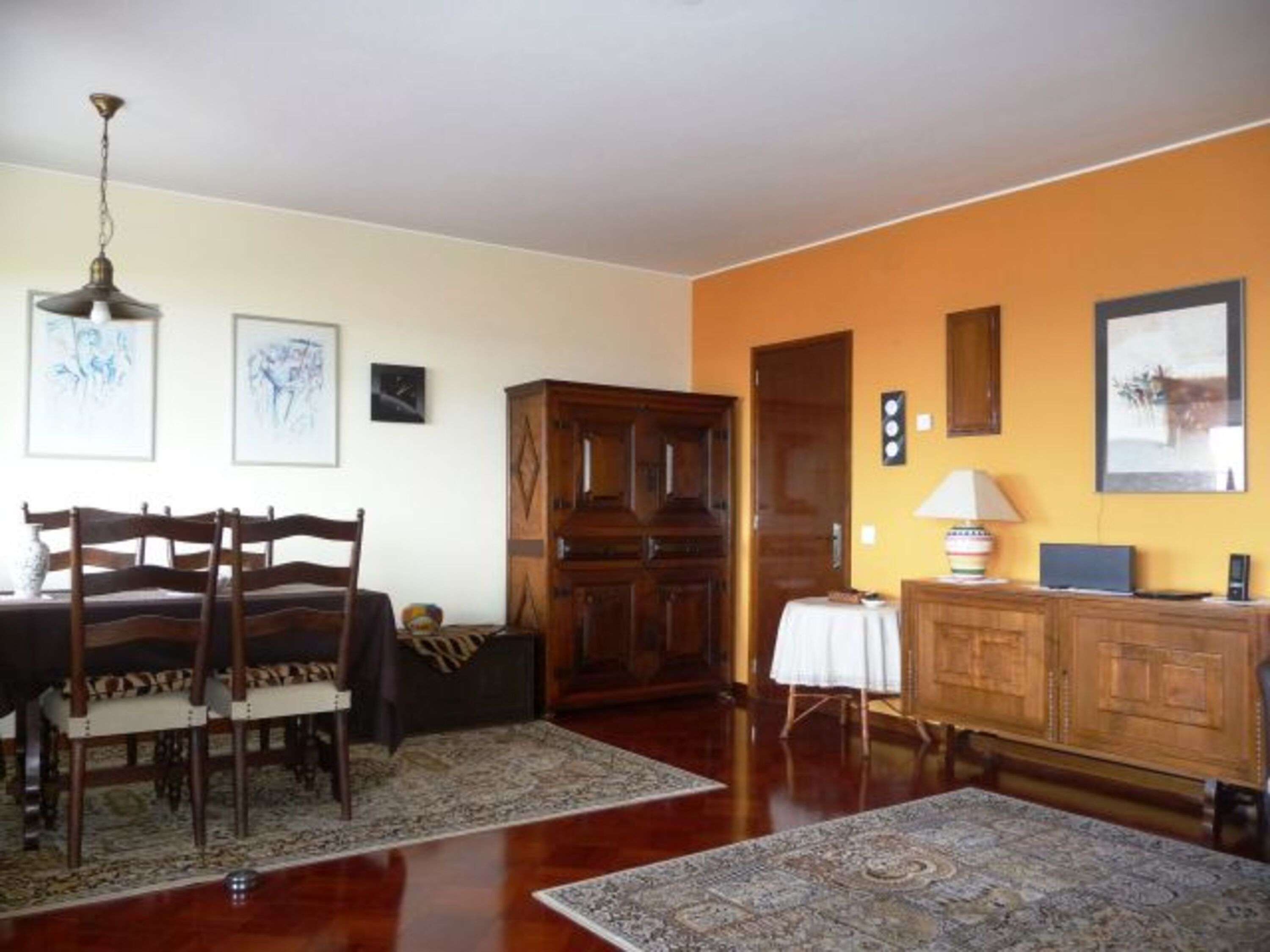 Wohnzimmer/Esszimmer