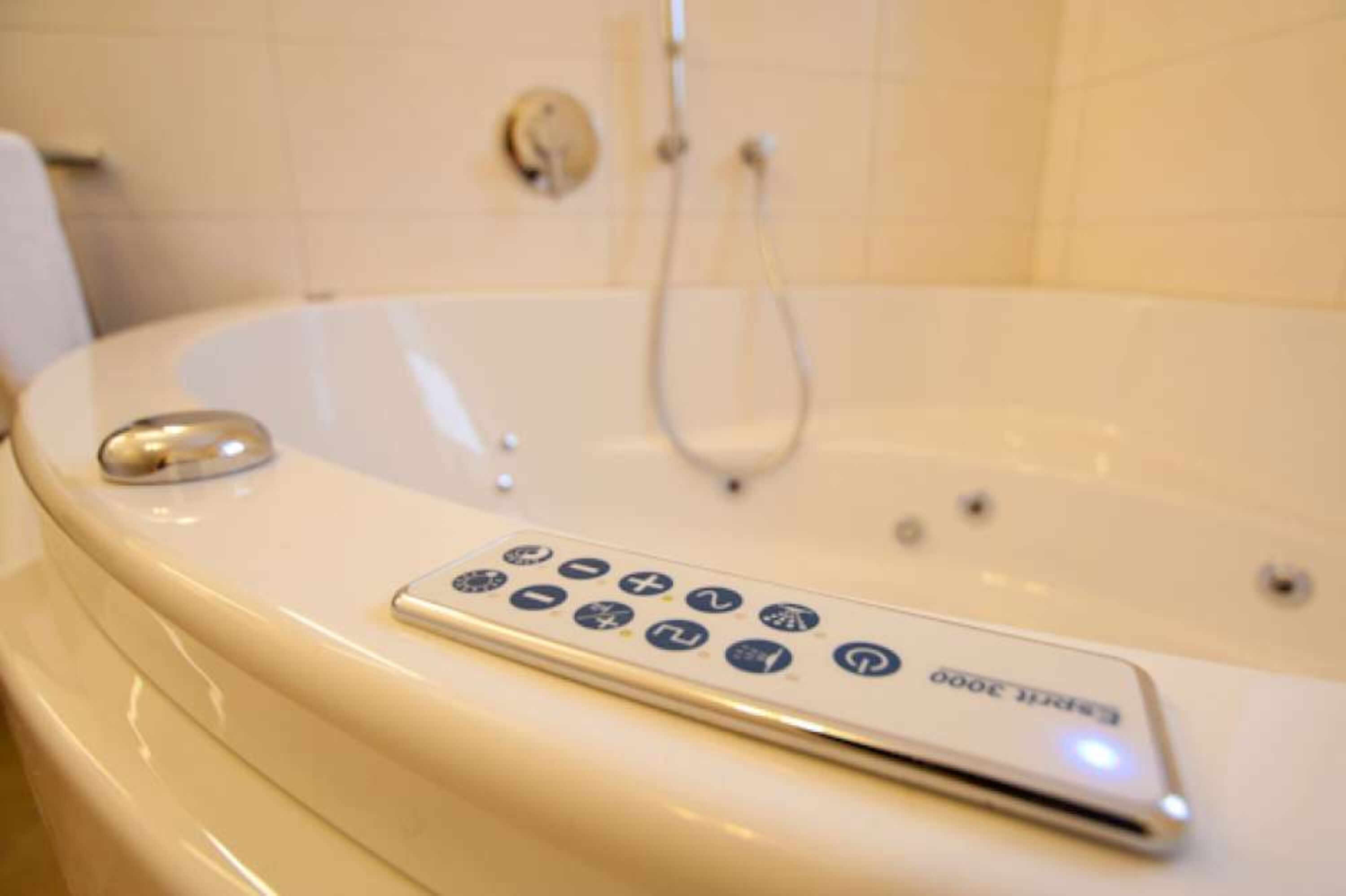 Jacuzzy