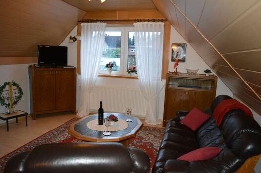 Salon mit Blick in den Garten